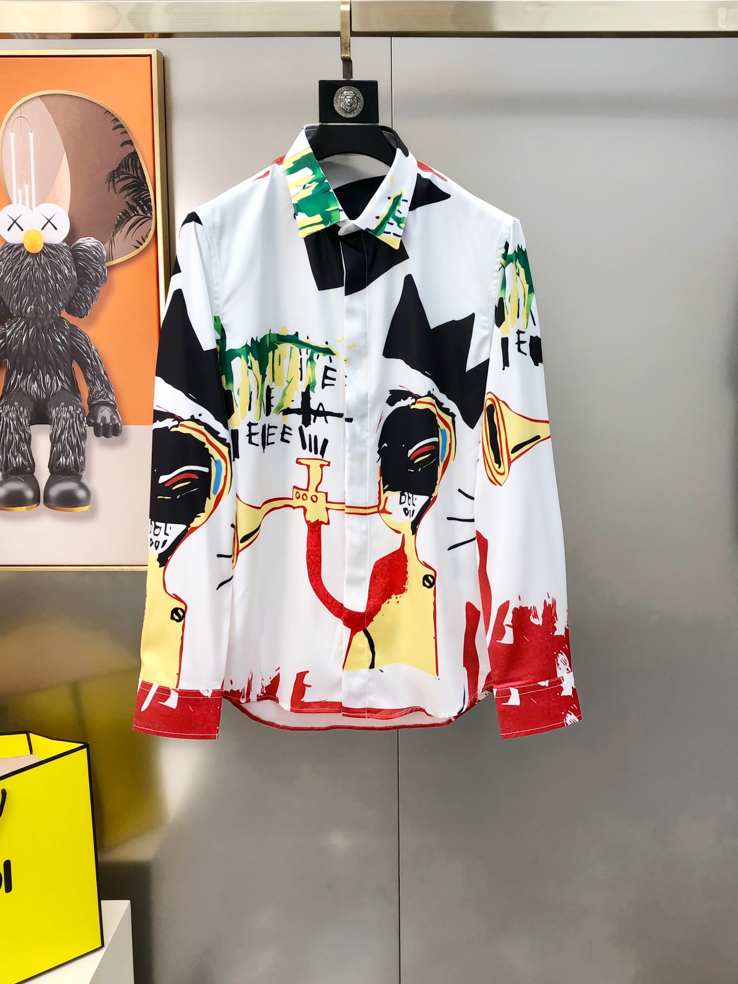 High-Quality Men’s Long-Sleeve Shirt with Modern Design and Custom Fabrics