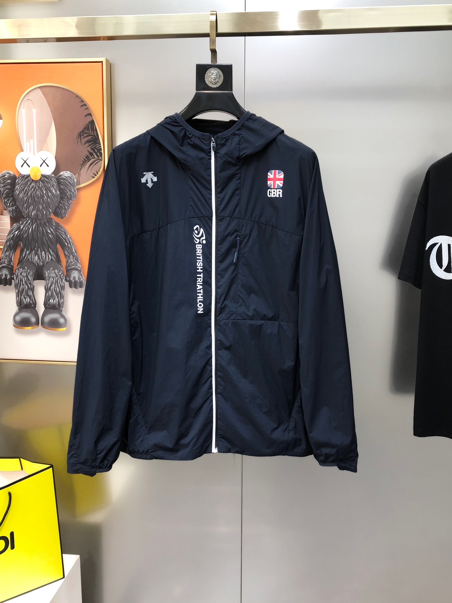 “High-End Hood Coats for Summer 2025: Stylish, Sunscreen-Proof, and Comfortable” - 图片 1