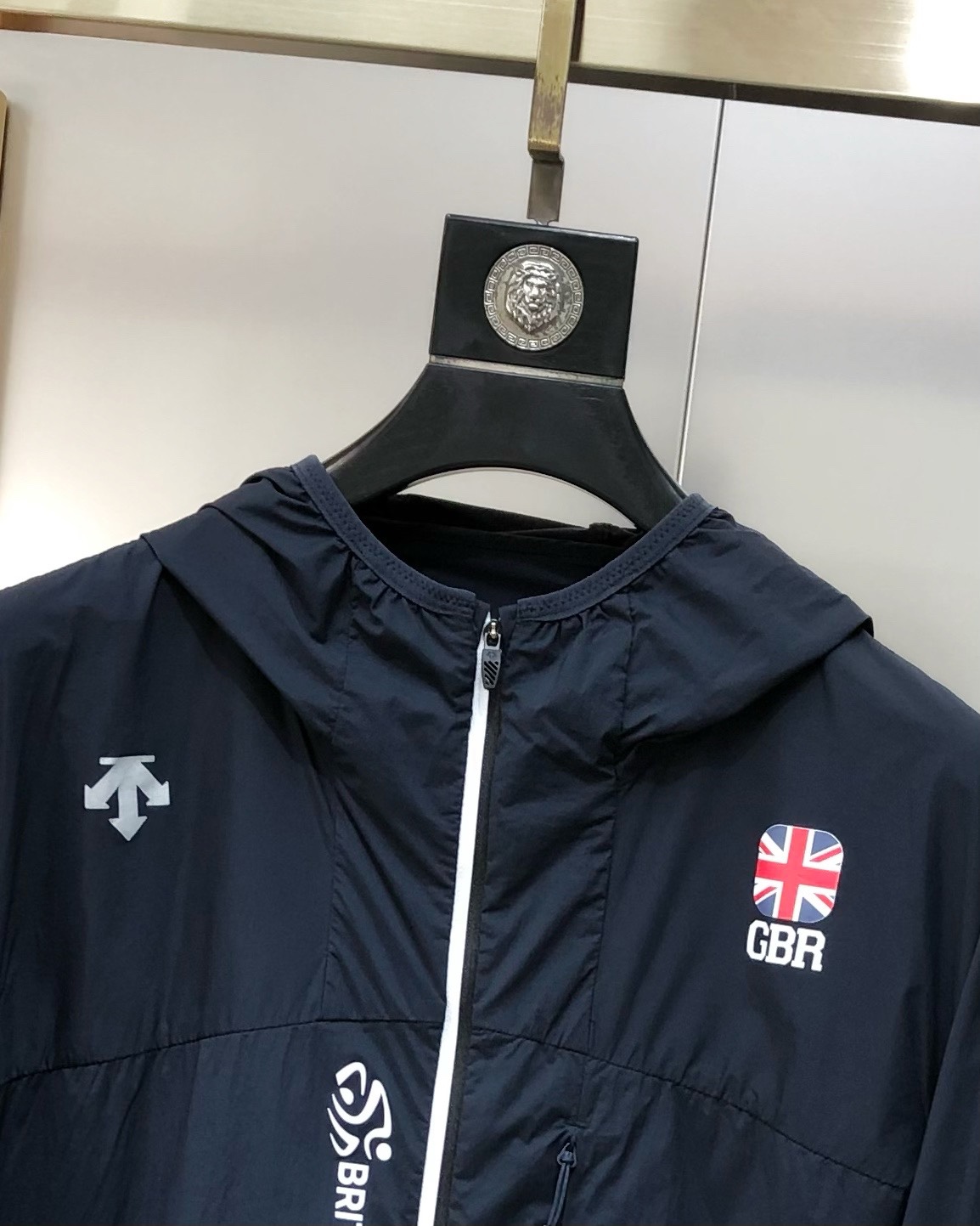 “High-End Hood Coats for Summer 2025: Stylish, Sunscreen-Proof, and Comfortable” - 图片 4