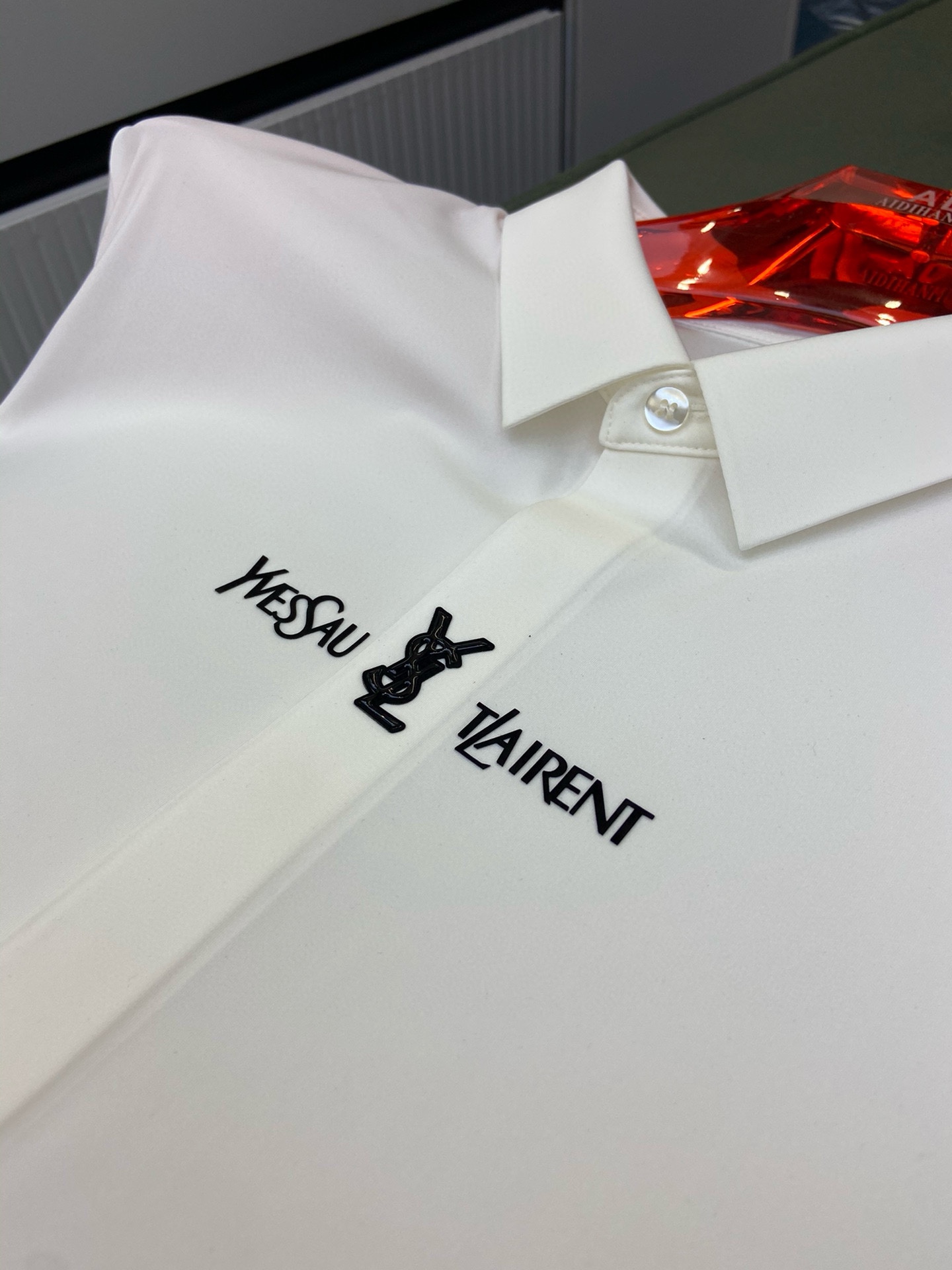 YSL Men’s Long-sleeved Shirts: High-Quality, Simple Style, Fast Delivery in St. Roland - 图片 9