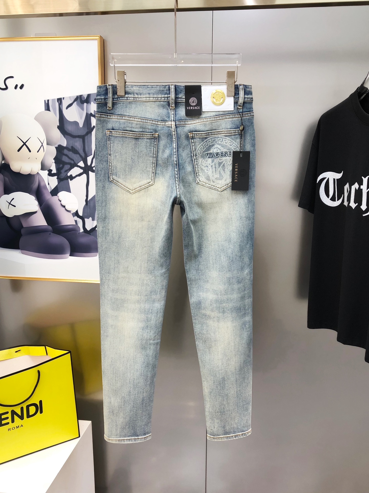 Versace Van Sage Spring/Summer 2025 Men’s Fashion: High-Quality Custom Jeans and Accessories - 图片 3