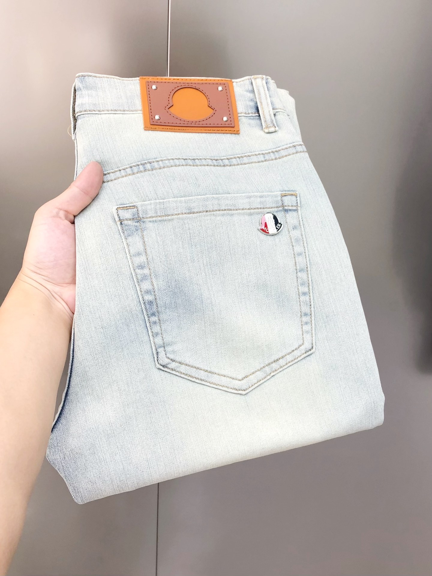 Moncler Spring/Summer Men’s Jeans: High-end Custom Fashion with Unique Design and Comfort