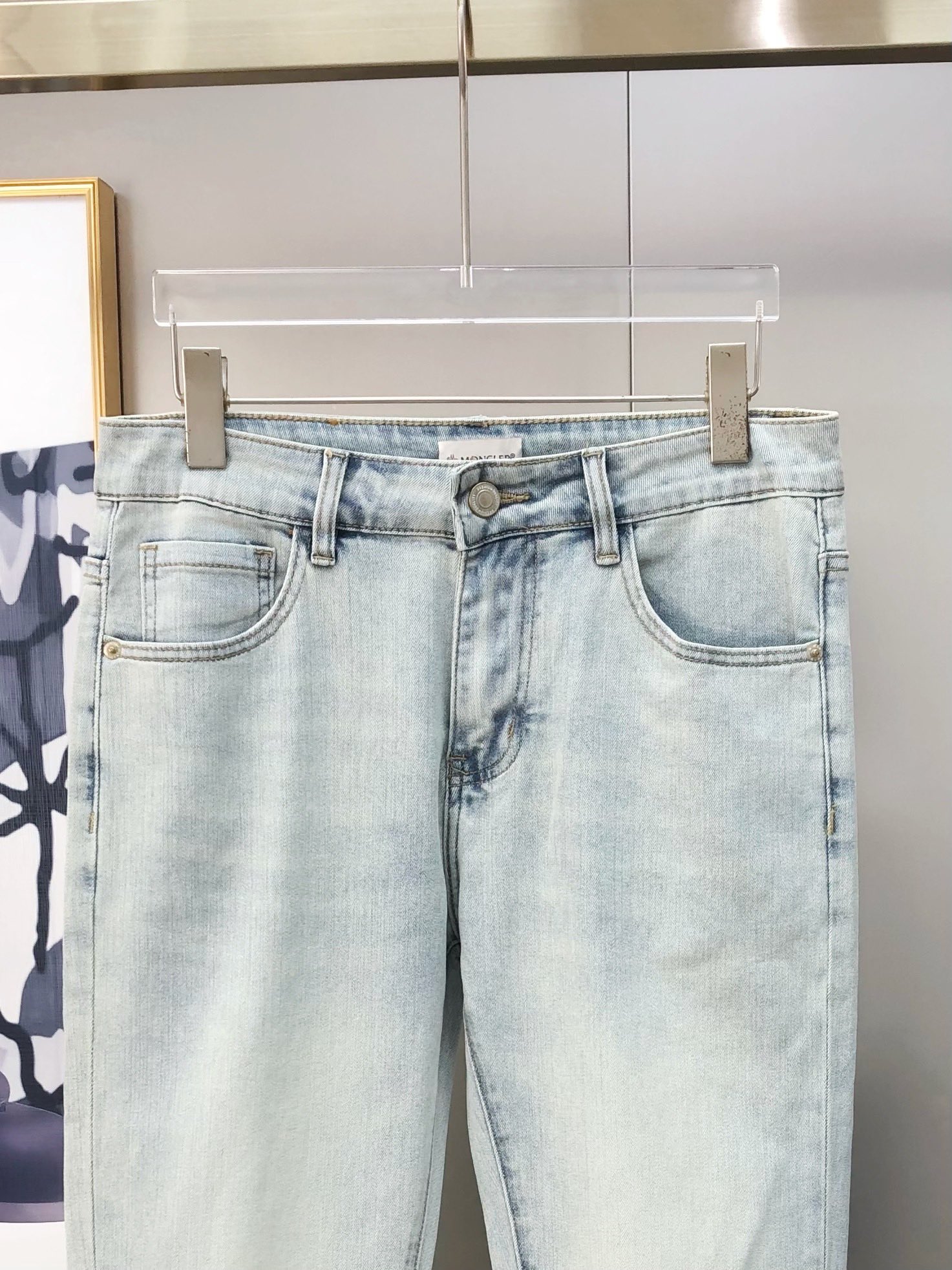 Moncler Spring/Summer Men’s Jeans: High-end Custom Fashion with Unique Design and Comfort - 图片 4