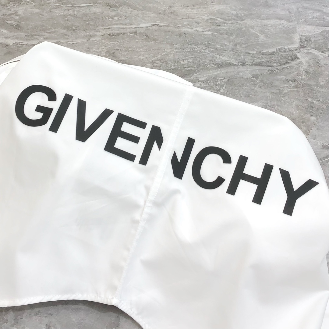 GIVENCHY Men's Slim Fit Long Sleeve Casual Shirt with Logo 8 i1751020910 440 6