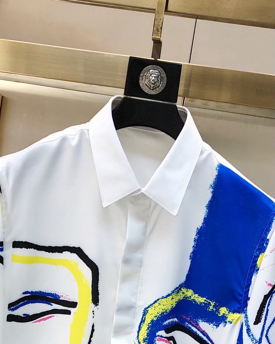 Moschino Long-Sleeve Shirt: High-Fashion Co-Sale with Digital Print Logo & Custom Cotton - 图片 4