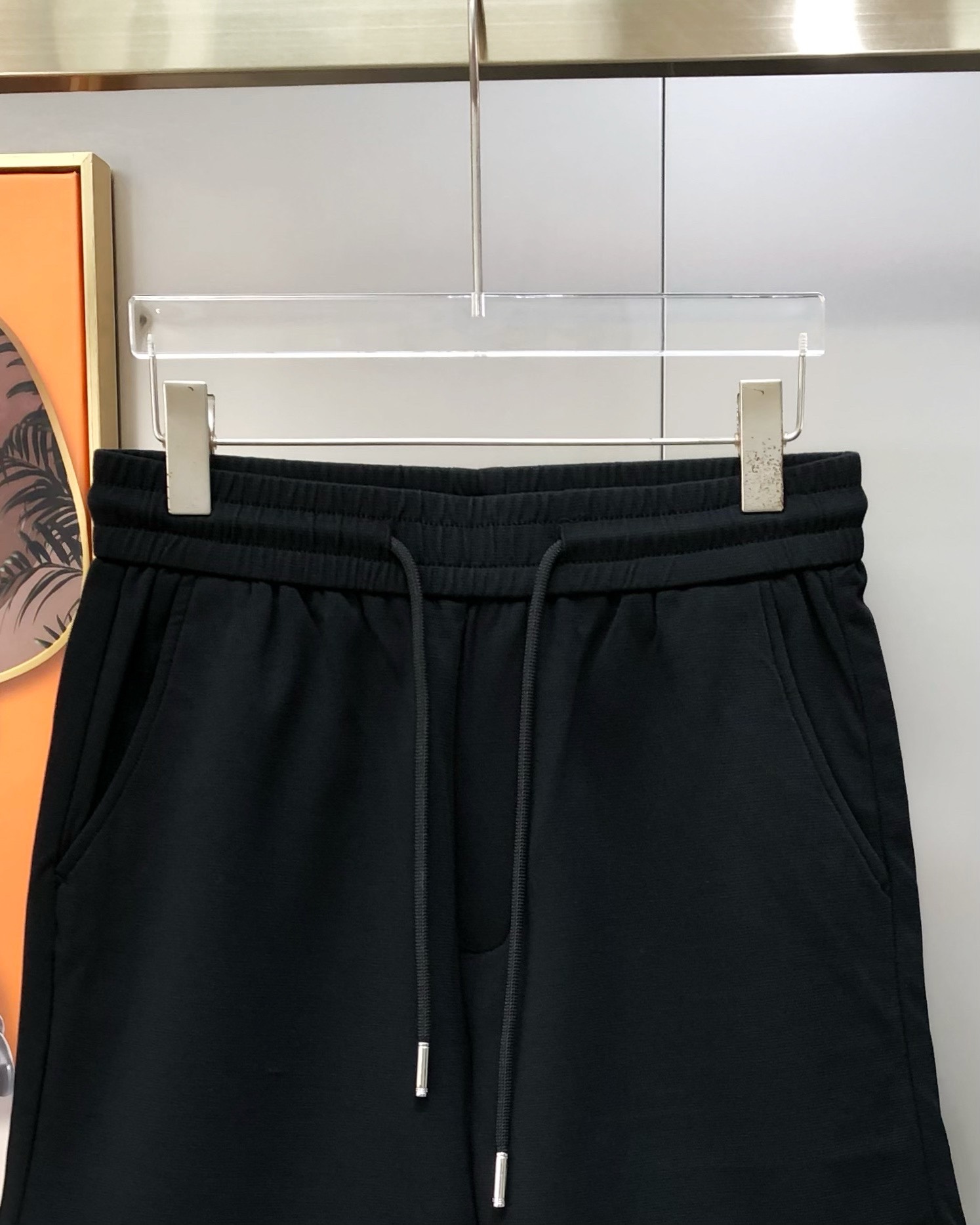 Hermes Eimas 2025 Men’s Leisure Shorts: High-End Fashion with Custom Embroidery - 图片 4