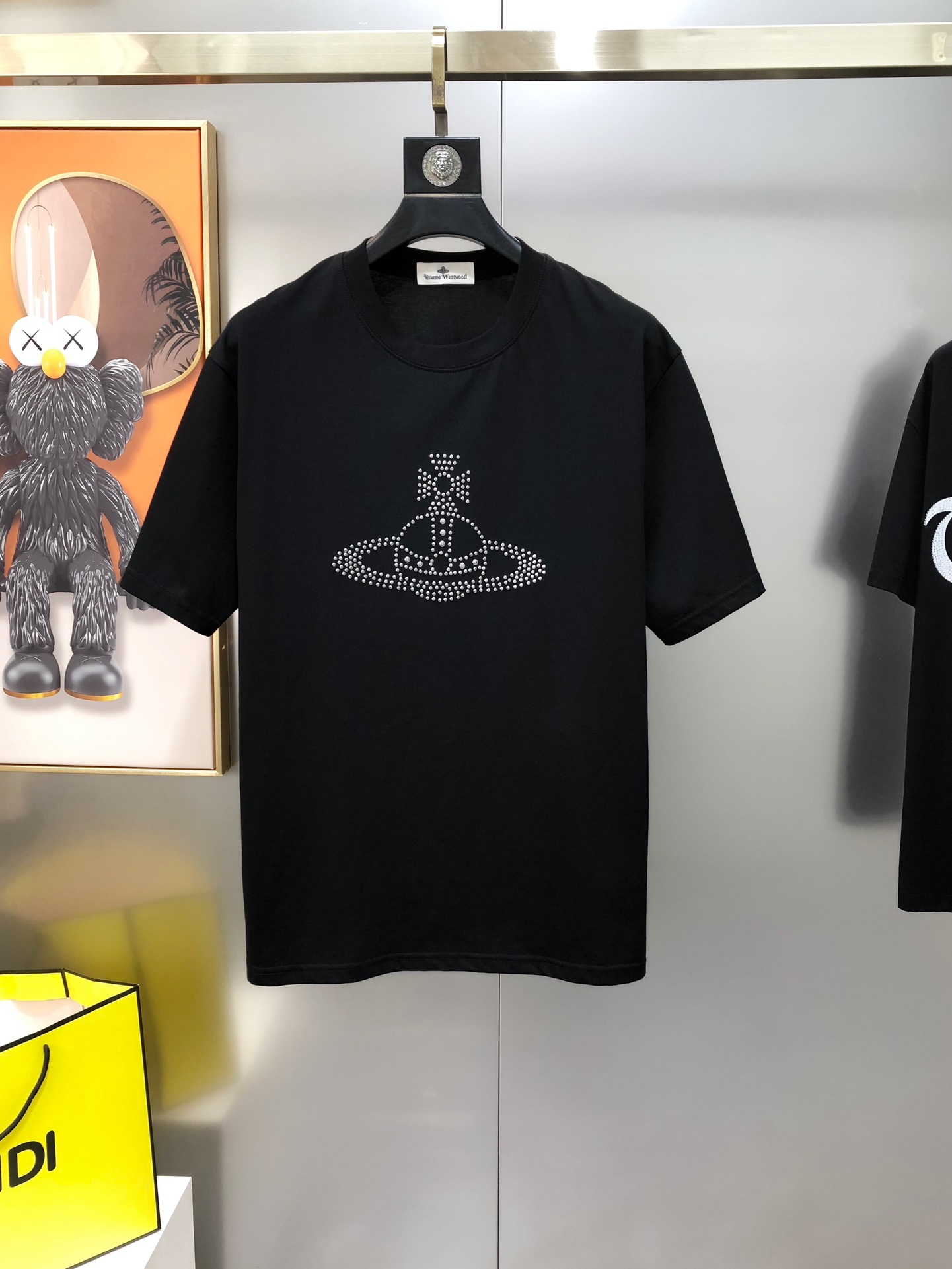 Spring 2025 Vivienne Westwood T-shirt Collection: High-End Fabric, Large Design, Customizable Sizes - 图片 3