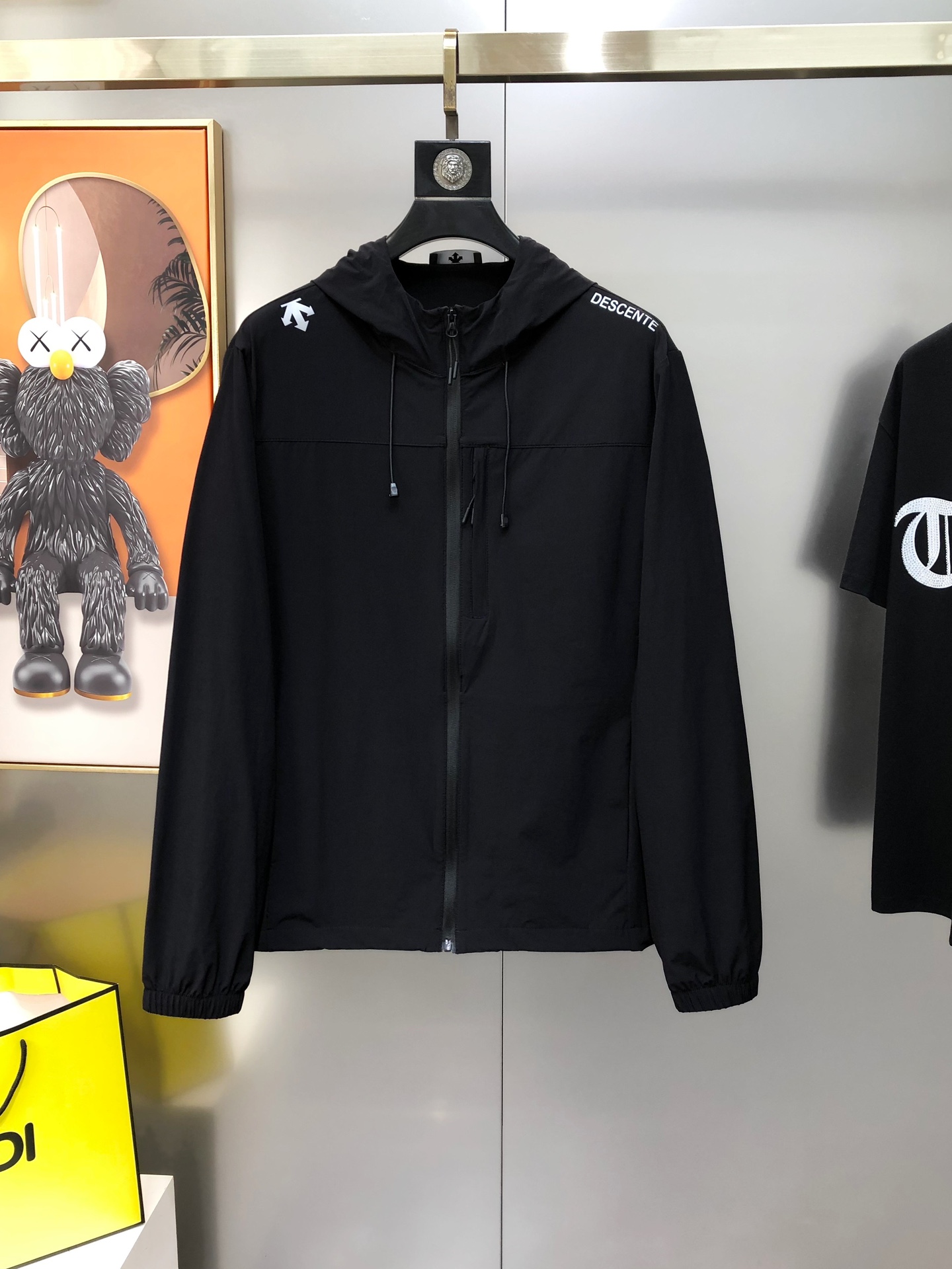 2025 Spring/Summer Men’s Coat with Cap: High-Quality, Sunscreen-Proof, Stylish Design - 图片 2