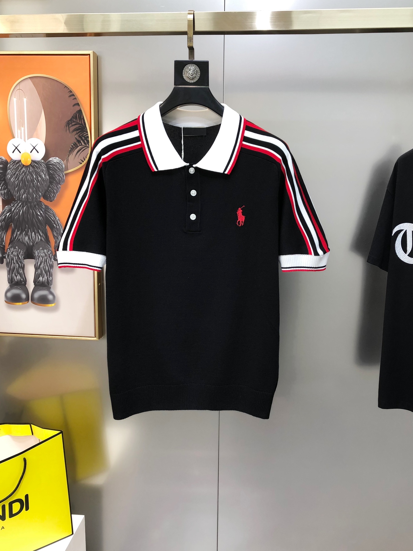 “High-Quality Men’s T-shirts with Embroidered Logo and Custom Fabrics for 2025” - 图片 1