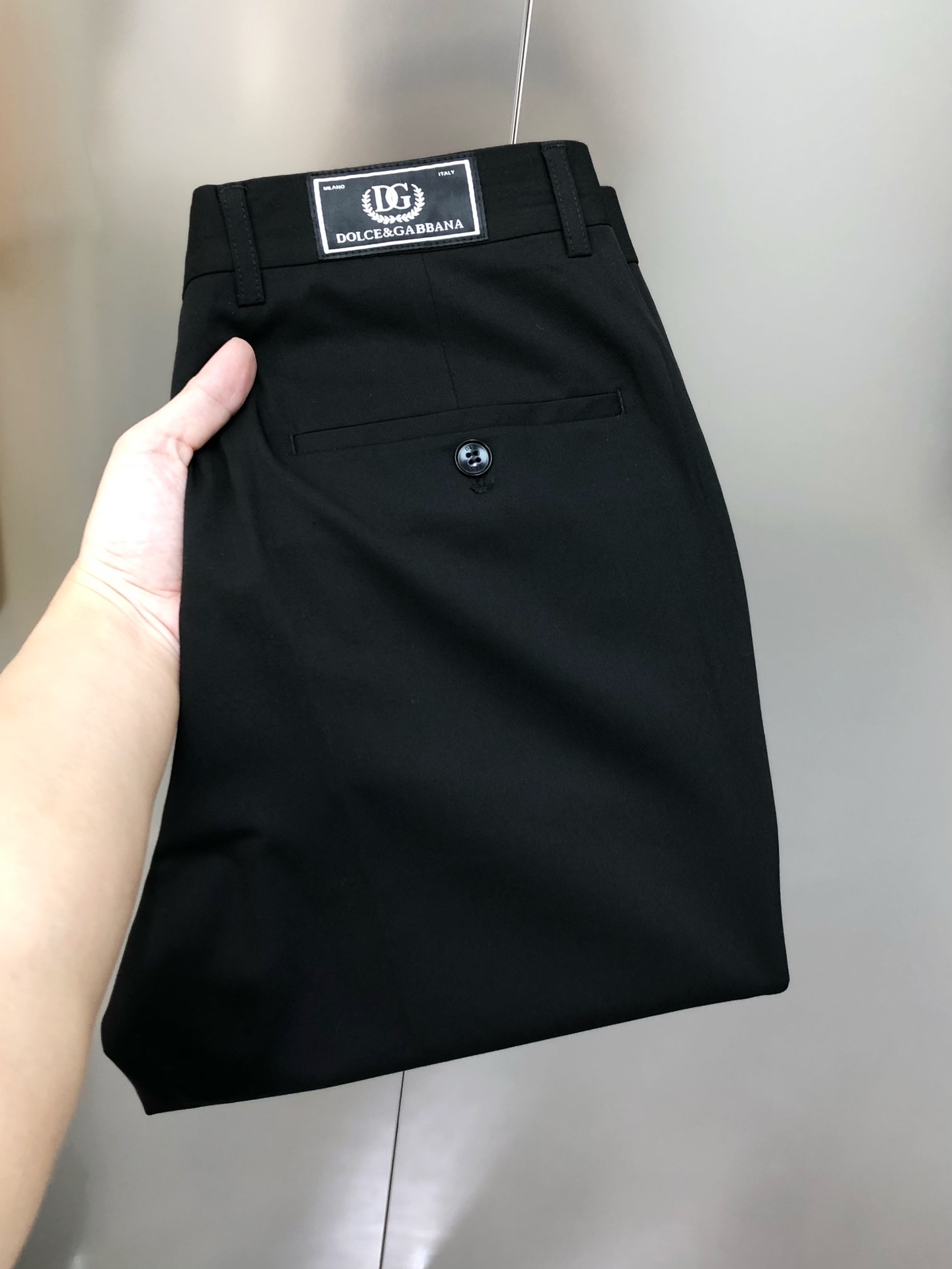 2025 New Male Commercial Leisure Shorts: High-End, Metallic Designs, Customized Originals