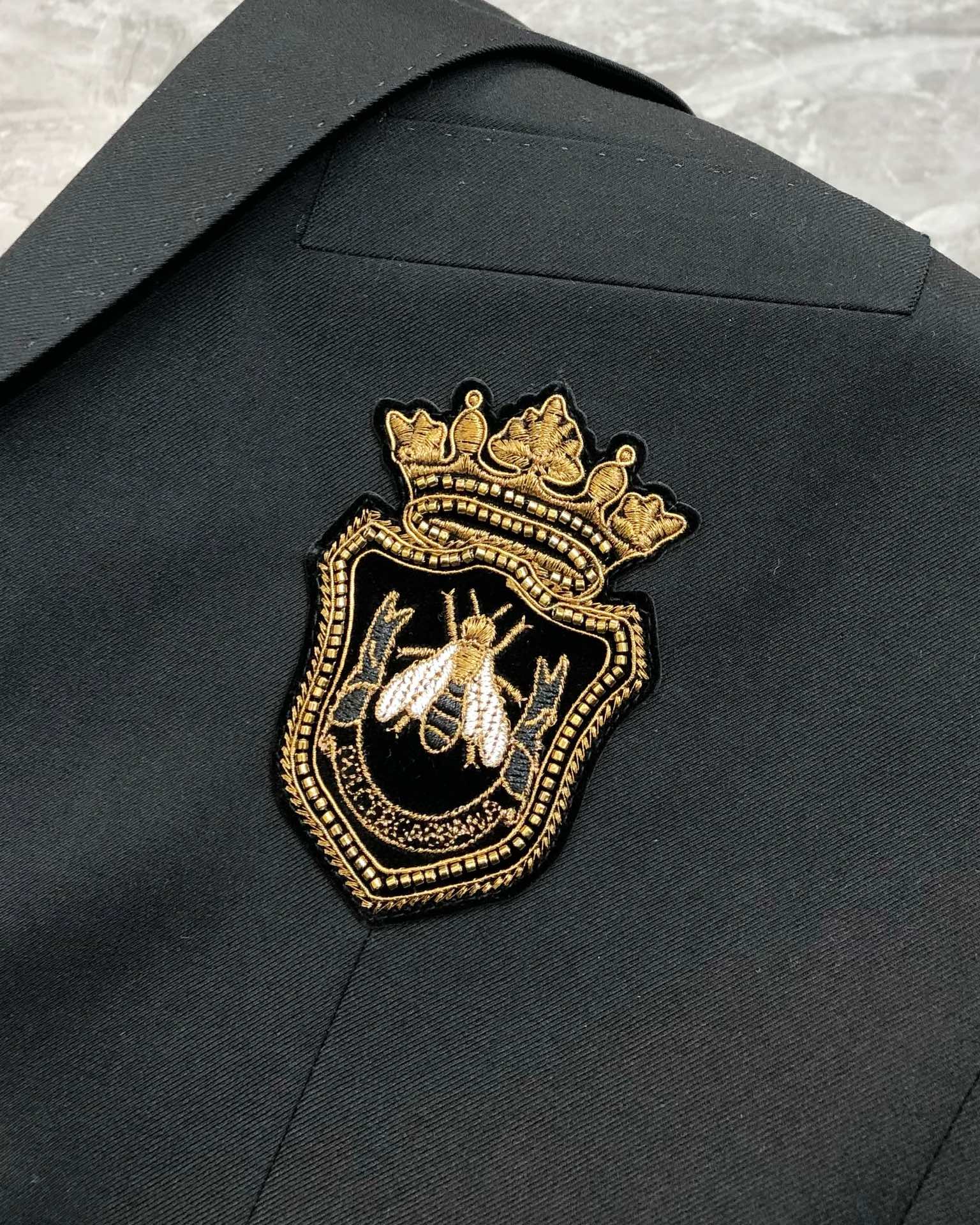 High-End Custom Men’s Leisure Suit with Indian Silk Logo, Premium Fabric & Master Cutting - 图片 7
