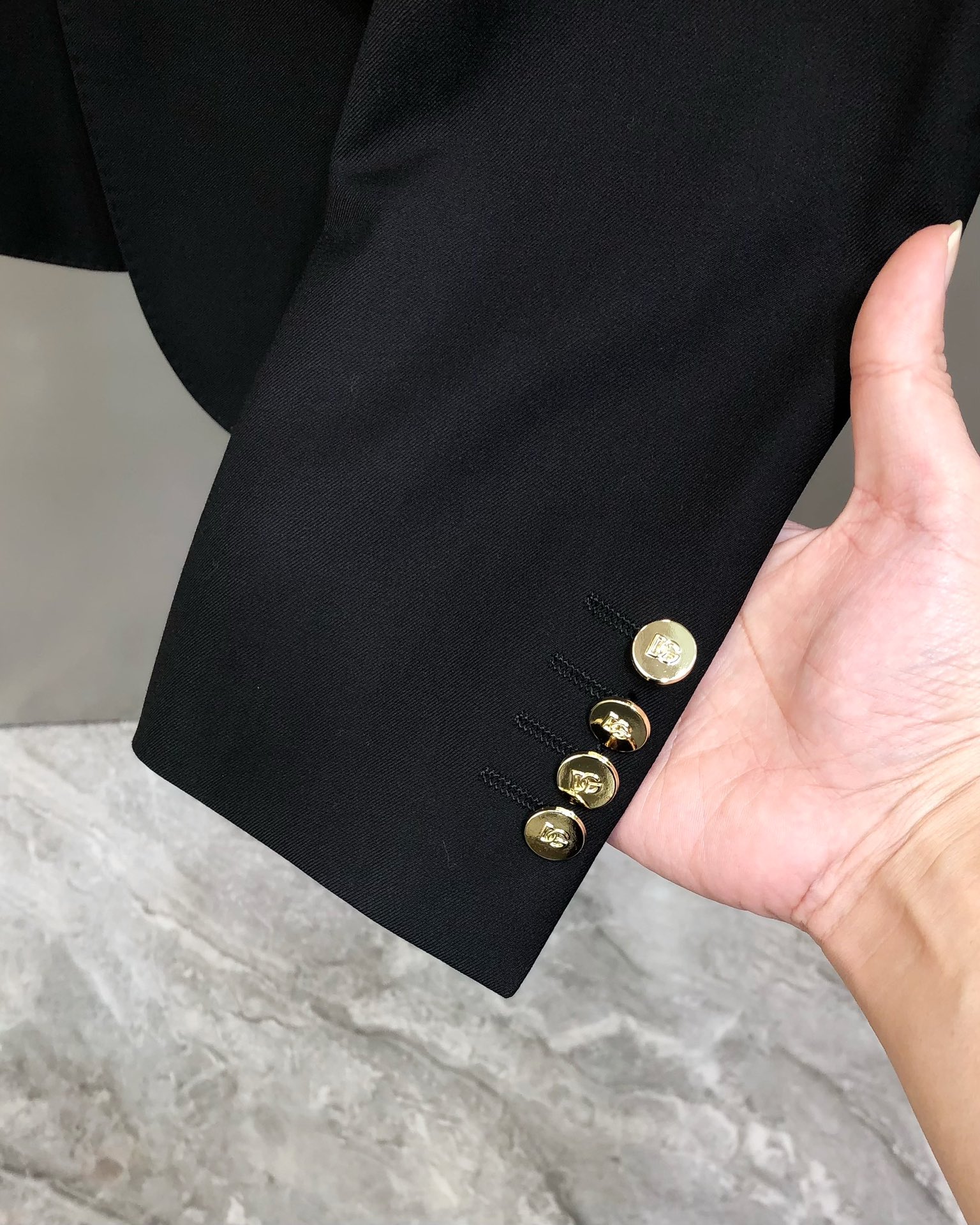 High-End Custom Men’s Leisure Suit with Indian Silk Logo, Premium Fabric & Master Cutting - 图片 9
