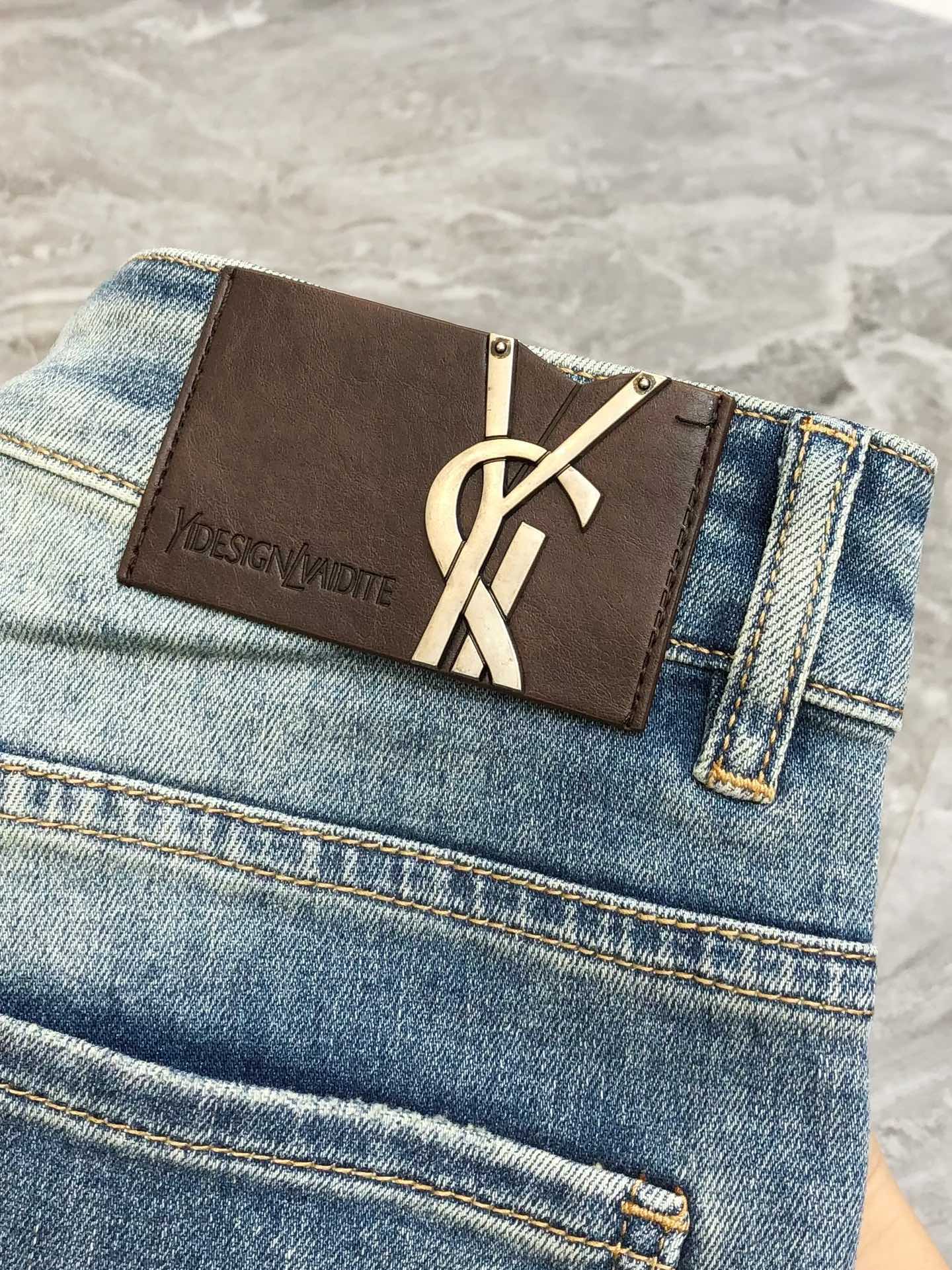 YSL Santa Roland: New Men’s High-Fashion Spring 2025 Custom Cowpants Collection - 图片 8