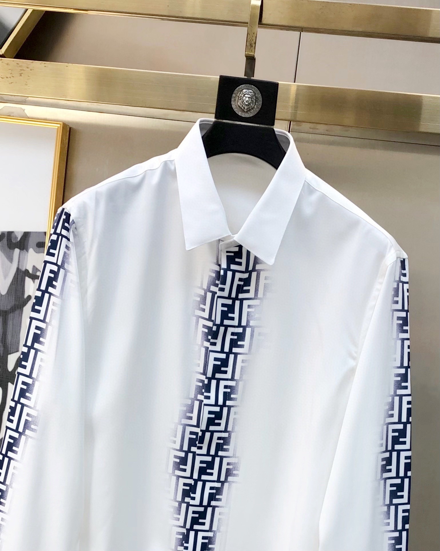 Fendi Men’s Long-Sleeved Shirts: High-Fashion Design with Silk Flour and Original Buttons - 图片 2