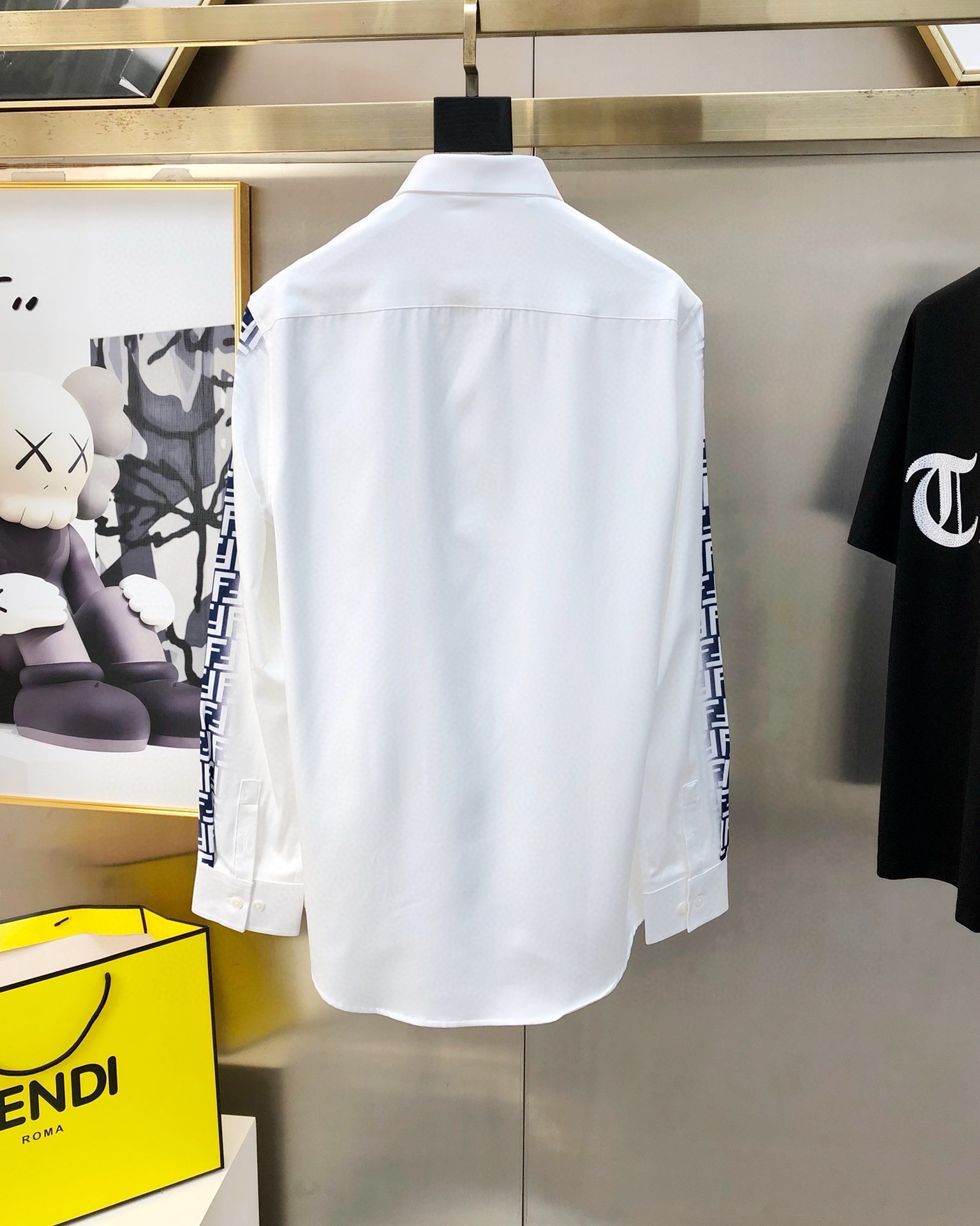 Fendi Men’s Long-Sleeved Shirts: High-Fashion Design with Silk Flour and Original Buttons - 图片 8