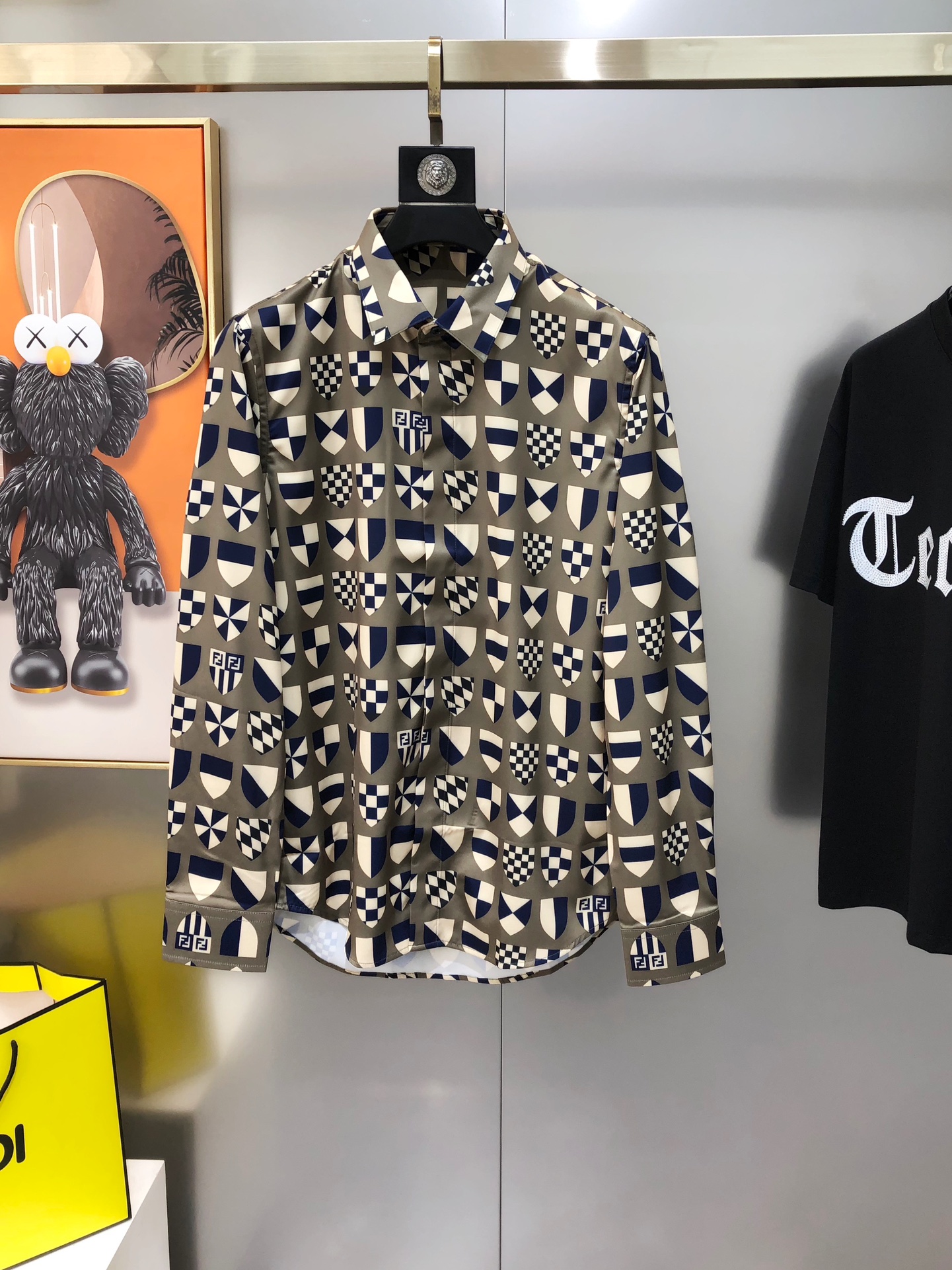 High-End Fashion: P600 F.D. Findy’s Spring Men’s Long-Sleeve Shirt with Custom Logo Design