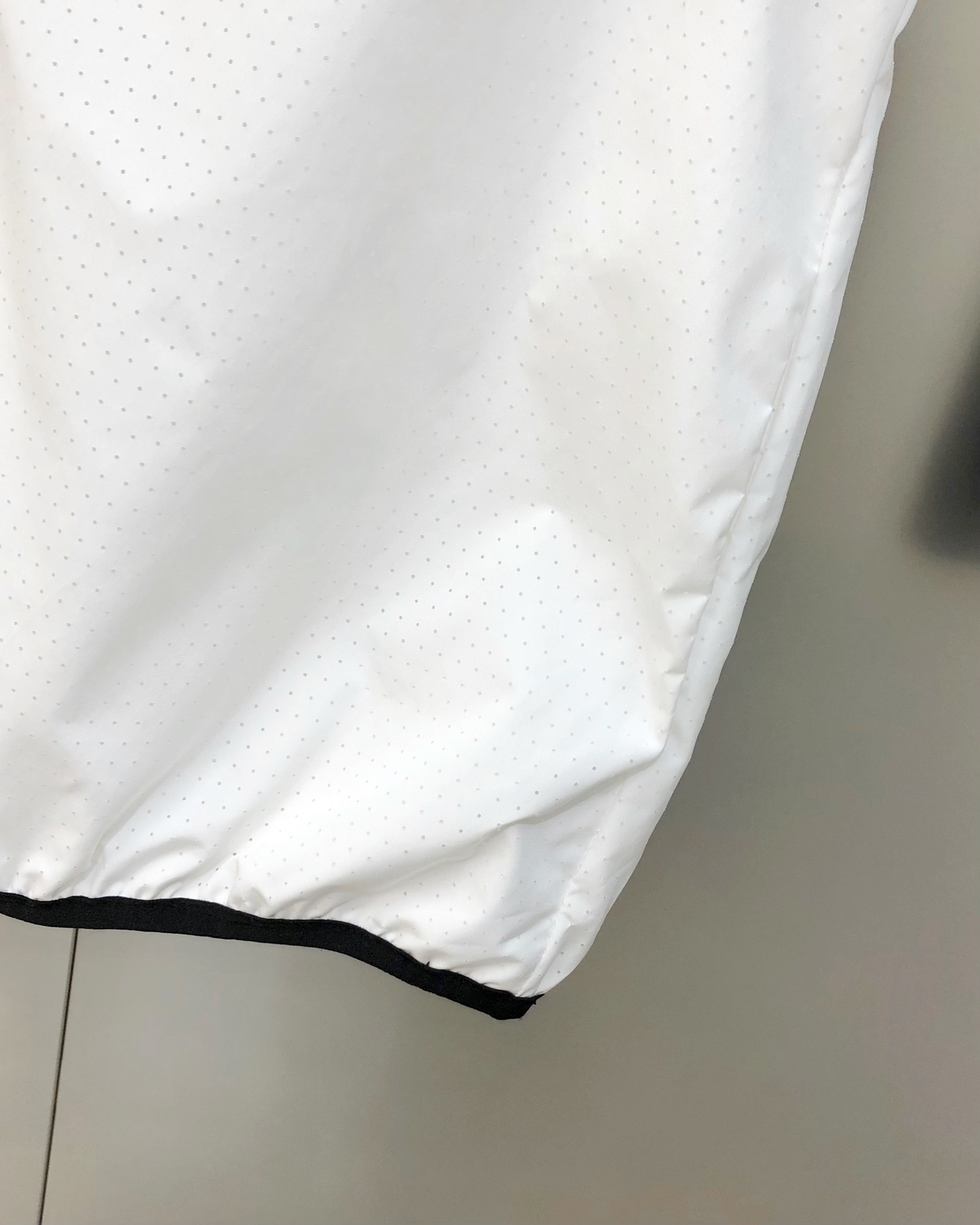 2025 Summer Men’s Jacket: Stylish Laser-Embroidered Design, High-End Polyester, Comfortable Fit - 图片 8