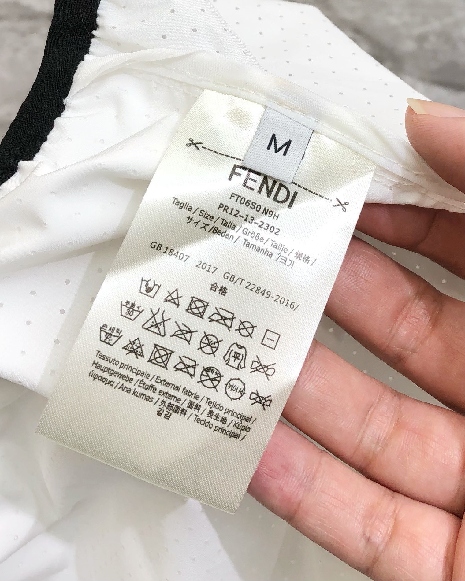 2025 Summer Men’s Jacket: Stylish Laser-Embroidered Design, High-End Polyester, Comfortable Fit - 图片 6