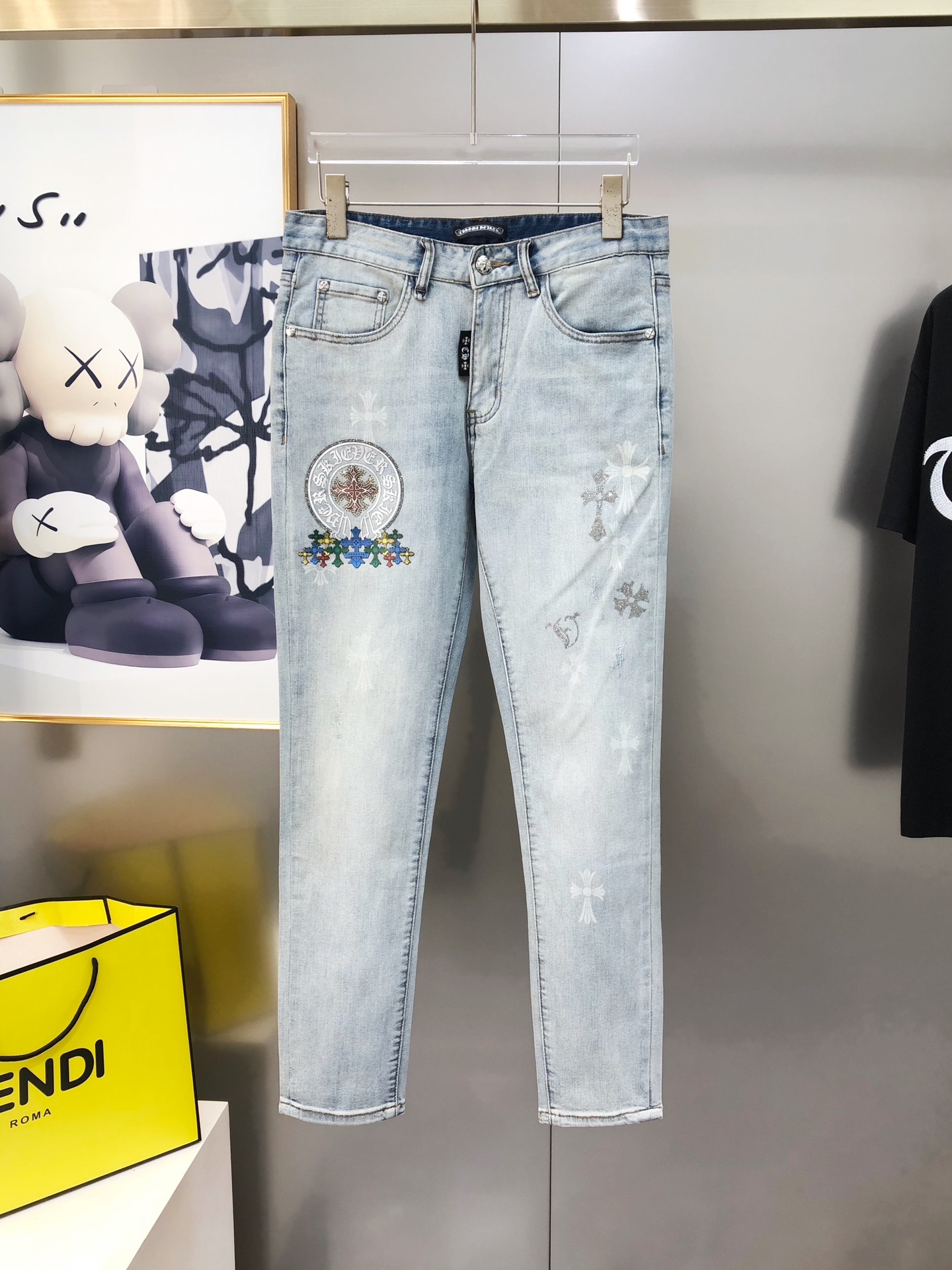 P625 Crocine’s 2025 Short-Legged Jeans: High-End Custom Fashion with Unique Design - 图片 2