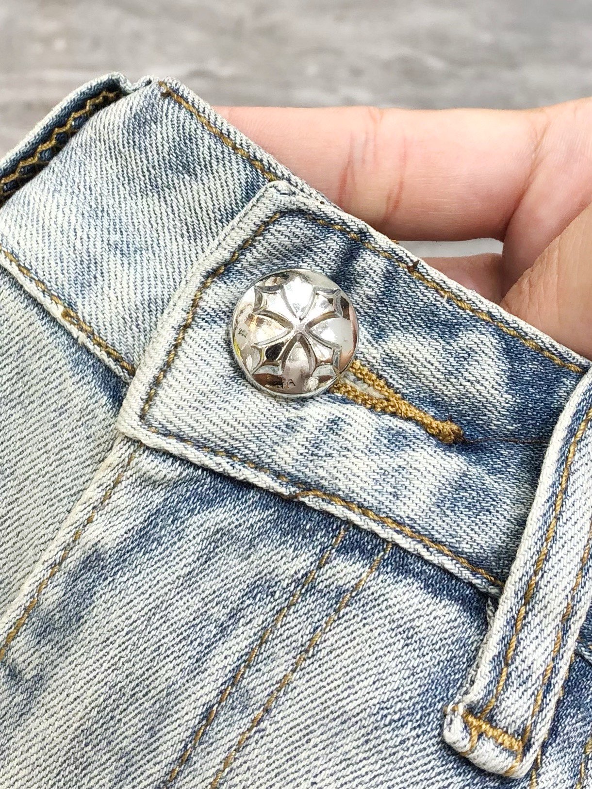 P625 Crocine’s 2025 Short-Legged Jeans: High-End Custom Fashion with Unique Design - 图片 6