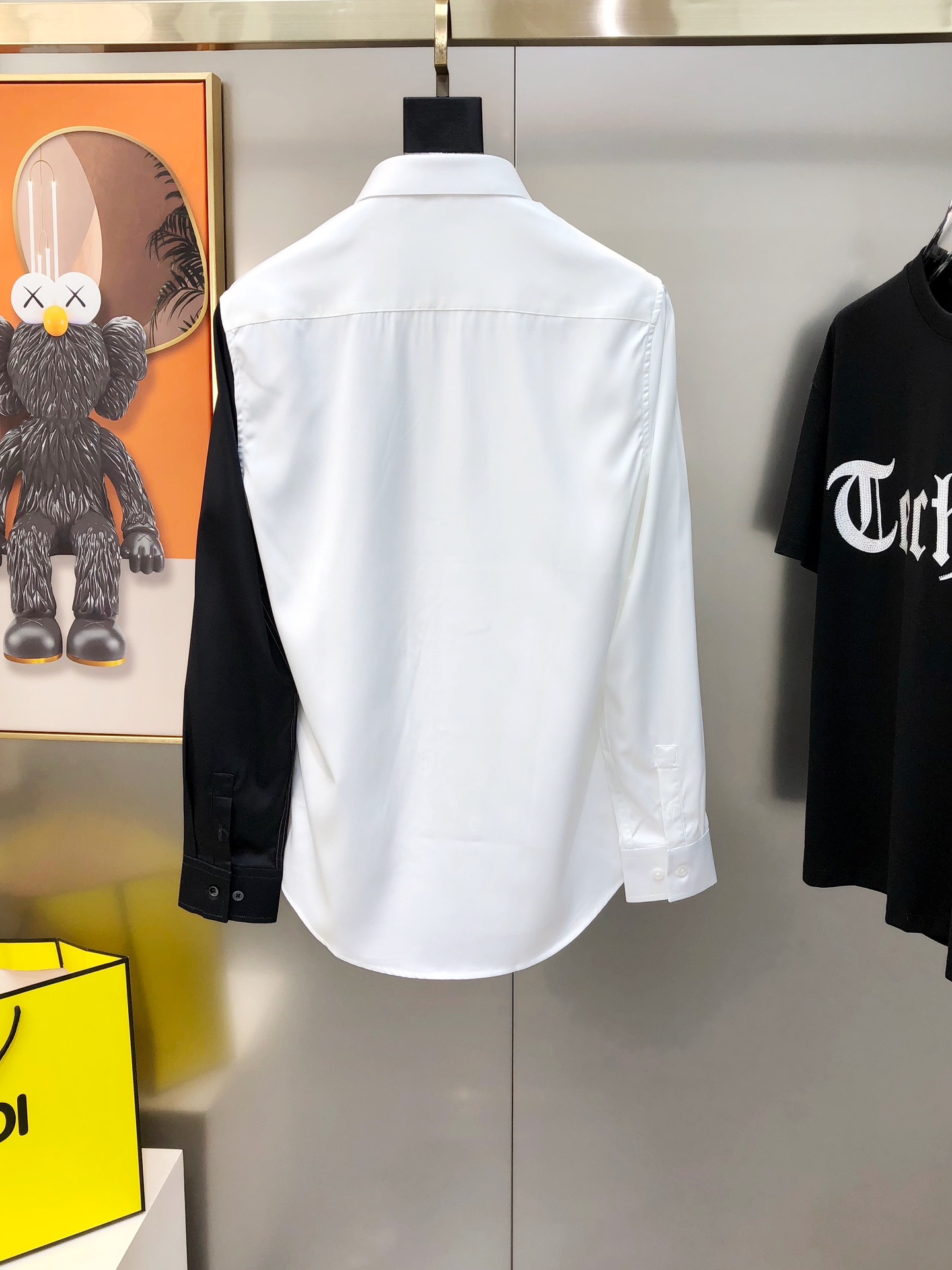 High-Fashion Men’s Long-Sleeved Shirts with Unique Digital Logo Design - 图片 9