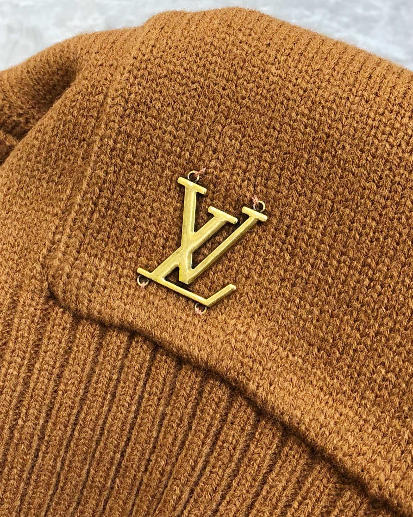 “2025 Louis Vuitton Men’s Knitting Suit: Platinum Snacks, High-Sniffing Fashion, Custom Embroidery, High-Quality Fabrics” - 图片 5