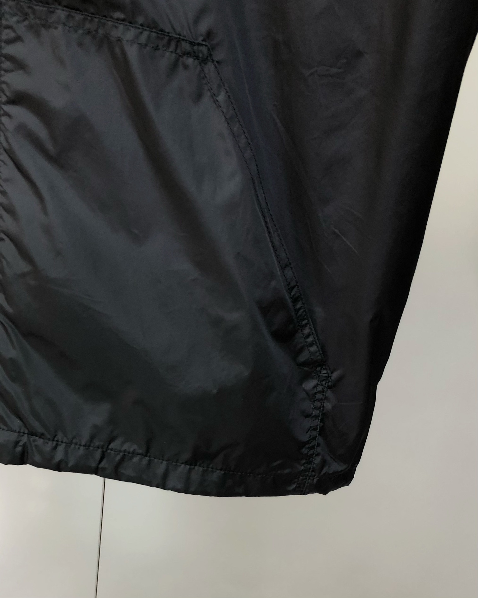 “New Man’s Hat Jacket Collection 2025: Triple-Logo Design, Polyester Memory Fabric, Gravitational Graft Fitting” - 图片 7