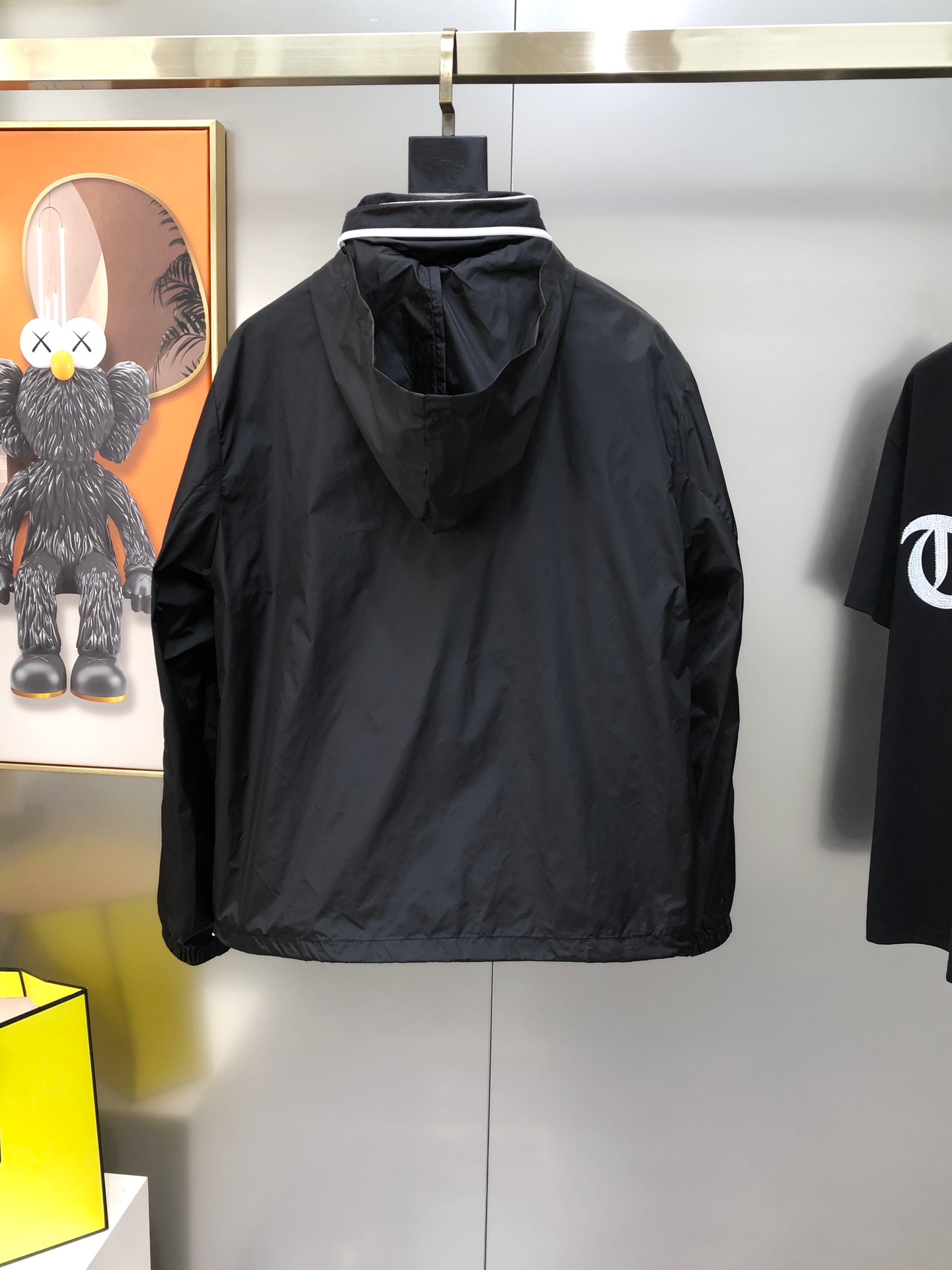 “New Man’s Hat Jacket Collection 2025: Triple-Logo Design, Polyester Memory Fabric, Gravitational Graft Fitting” - 图片 9