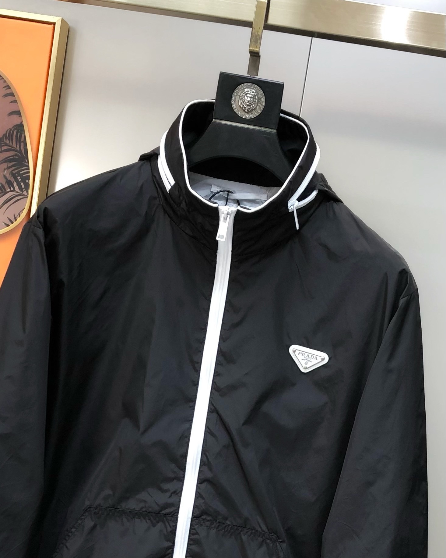 “New Man’s Hat Jacket Collection 2025: Triple-Logo Design, Polyester Memory Fabric, Gravitational Graft Fitting” - 图片 3