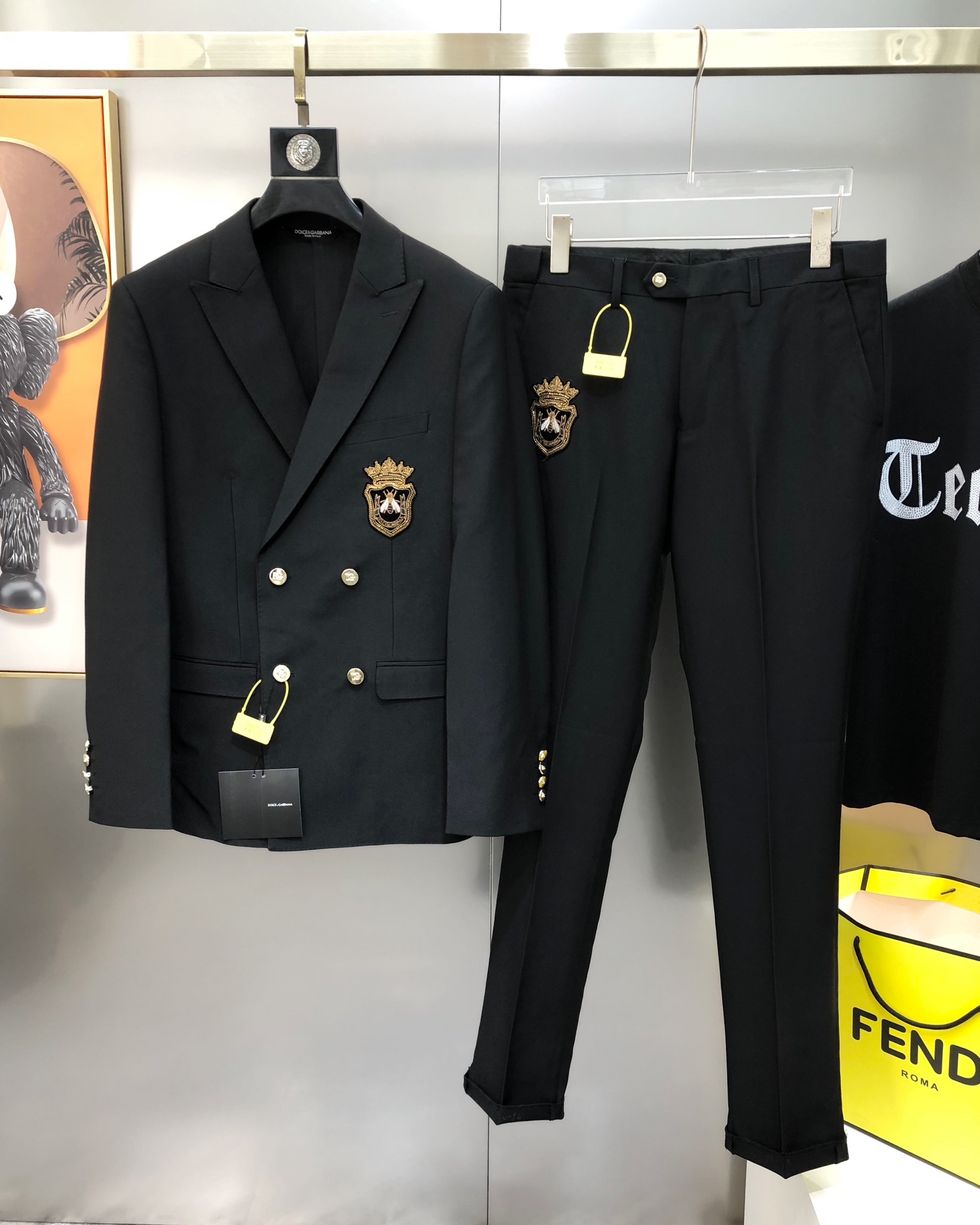 “2025 High-End Men’s Leisure Suit with Indian Silk Crown Bee Logo” - 图片 1