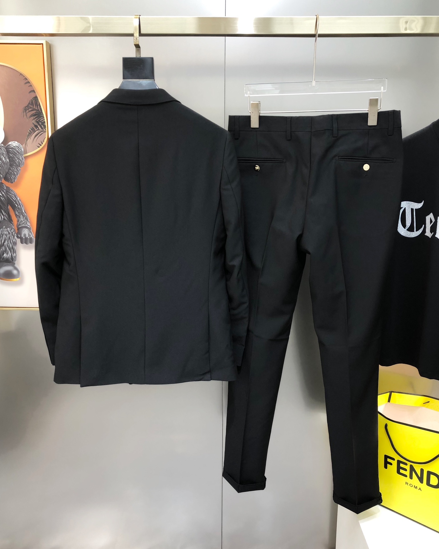 “2025 High-End Men’s Leisure Suit with Indian Silk Crown Bee Logo” - 图片 2