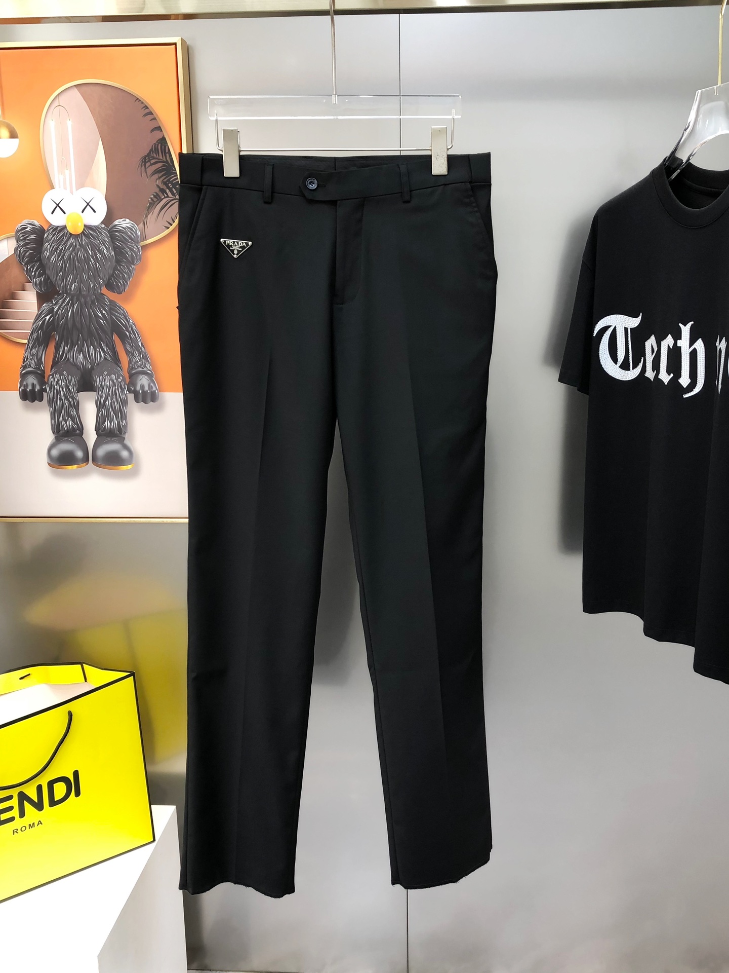 Title: PADA Pradu Men’s T-shirt Suit Summary Summary: Original high-end polyester T-shirt suit with innovative design, smooth lines, and stylish match. Sizes S-4XL. - 图片 4