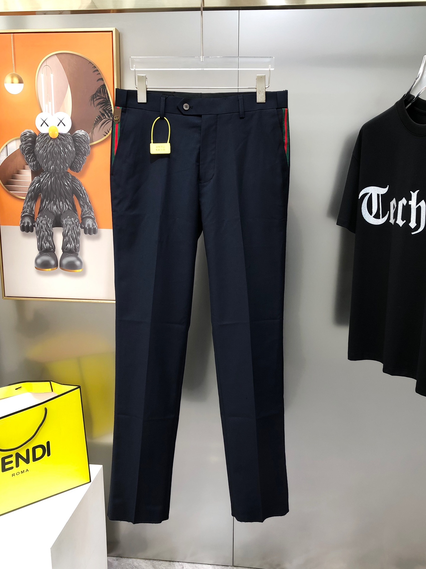 Title: G*cci Spring/Summer 2025 Men’s Tweezers: High-End, Simple, Custom Wool-Cotton, Fine Design, Skin-Friendly, Customizable Package. - 图片 2