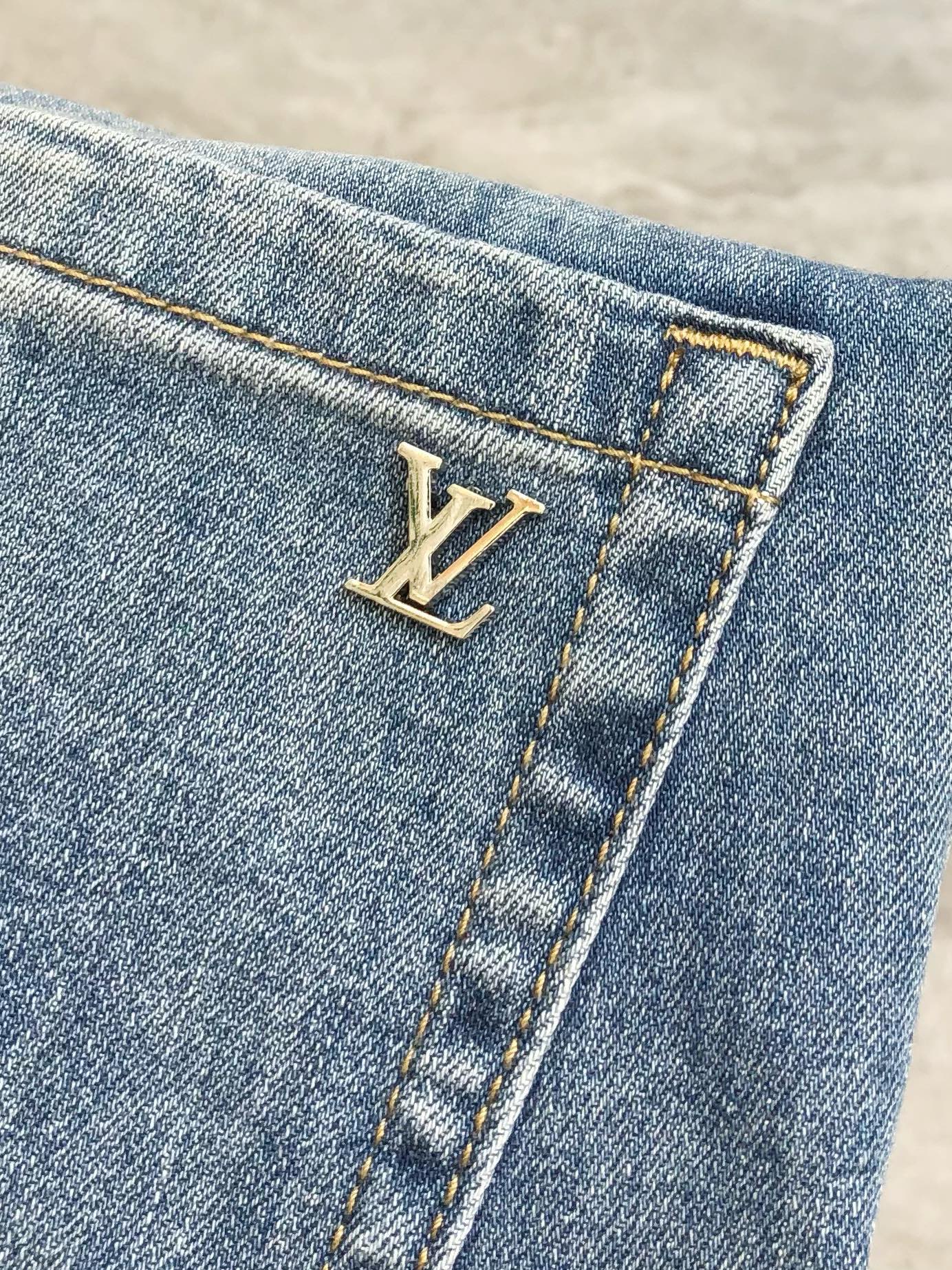 “Louis Vuitton 2025 Spring-Summer Collection Preview: New Screen Scene Script” - 图片 8