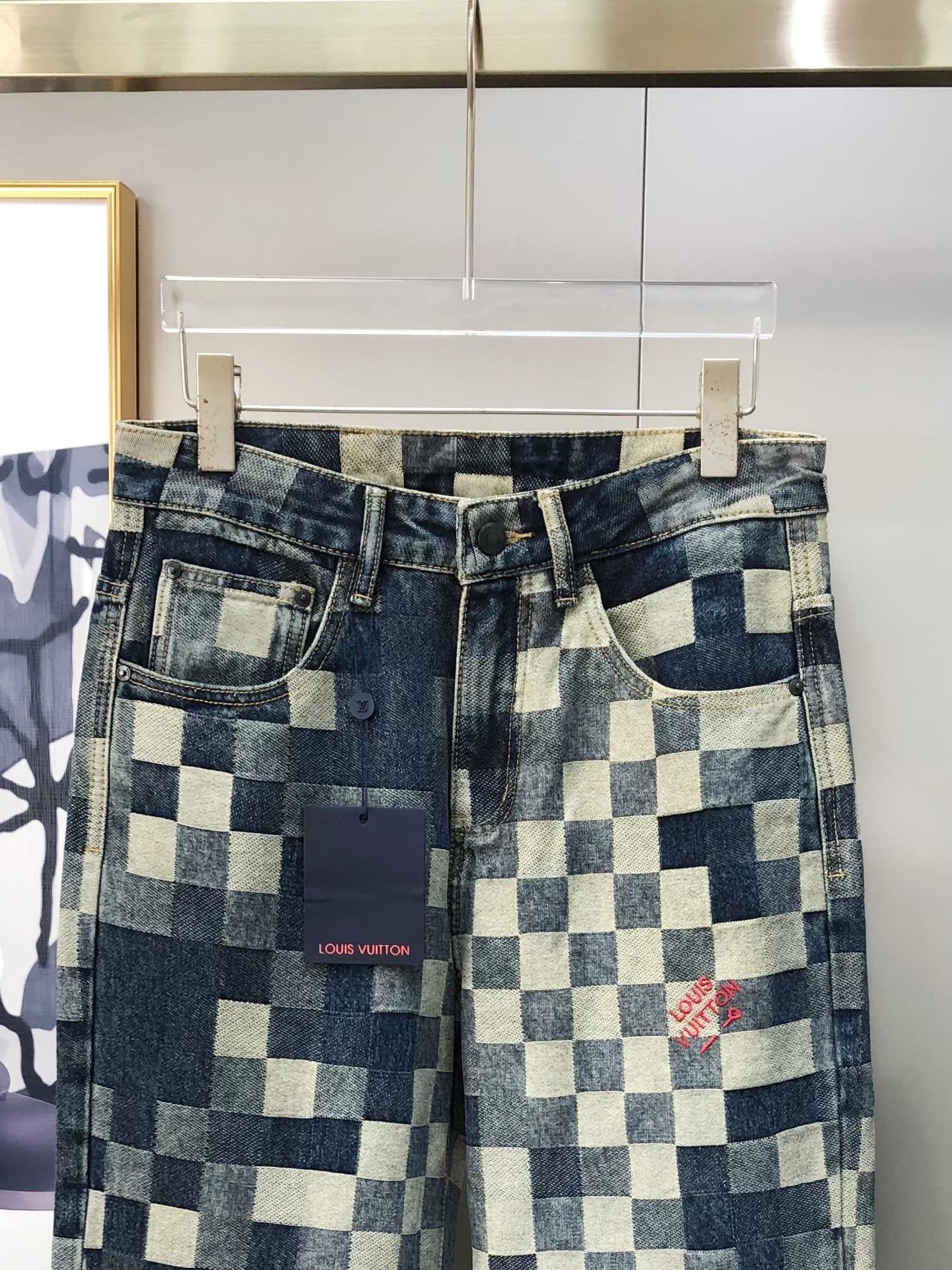 “Louis Vuitton Spring Summer 2025 New Loose-Barrel Jeans: Sizes 29-40 Available, Next Day Delivery” - 图片 4