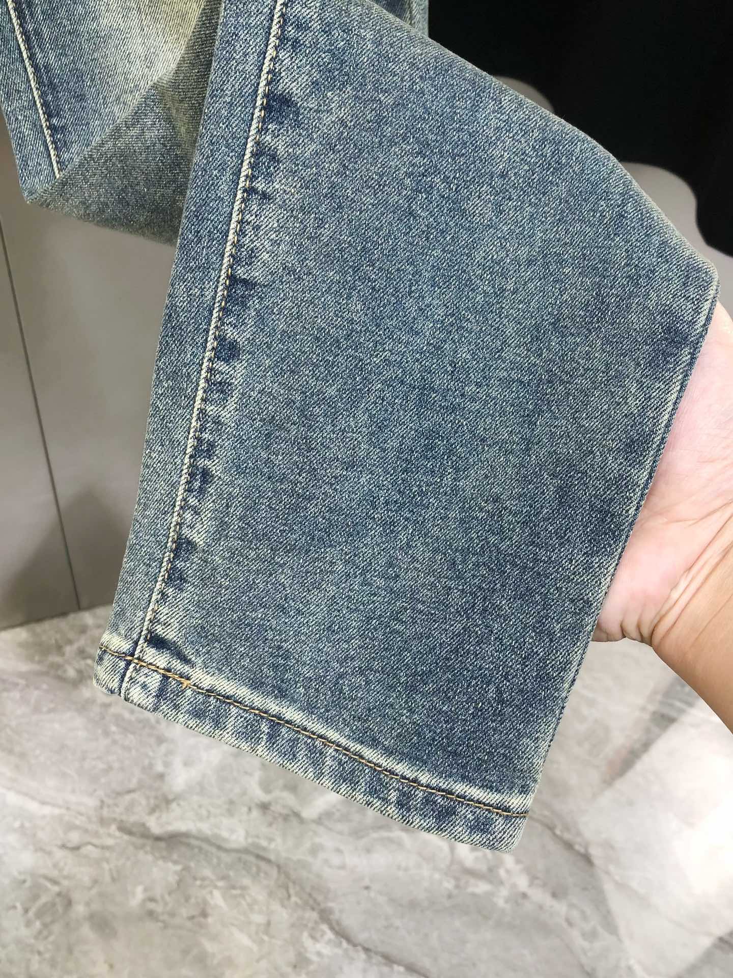 “High-End Custom P600 Versace Shorts for Summer 2025: One-Size-Fits-All Luxury” - 图片 9