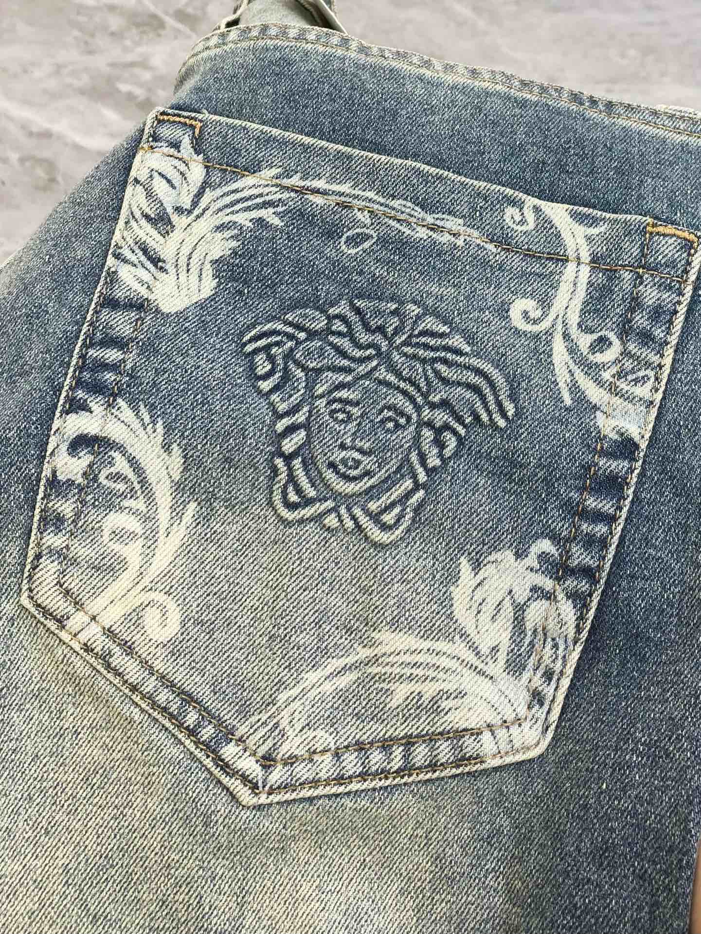 “High-End Custom P600 Versace Shorts for Summer 2025: One-Size-Fits-All Luxury” - 图片 8