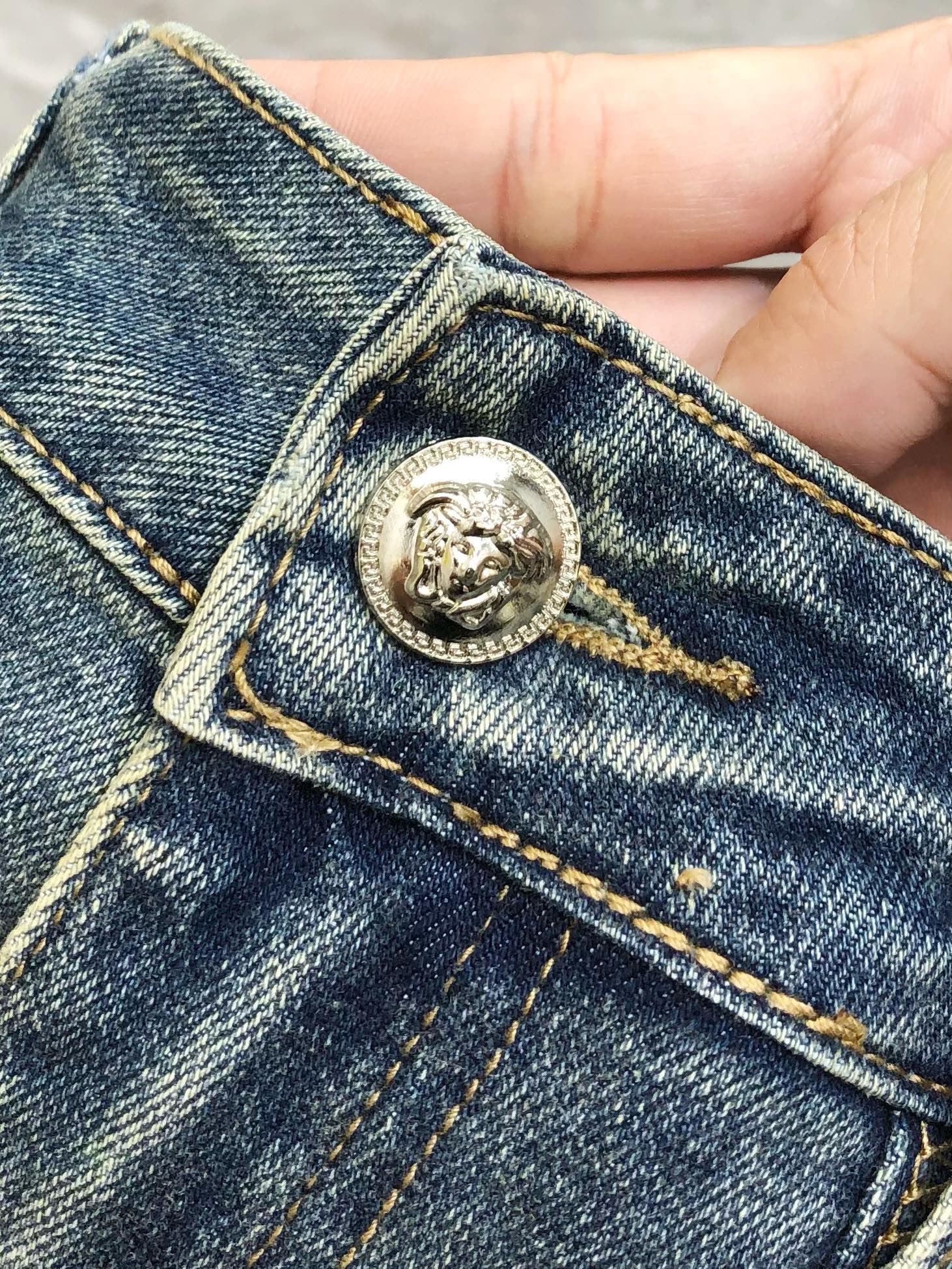 “High-End Custom P600 Versace Shorts for Summer 2025: One-Size-Fits-All Luxury” - 图片 6