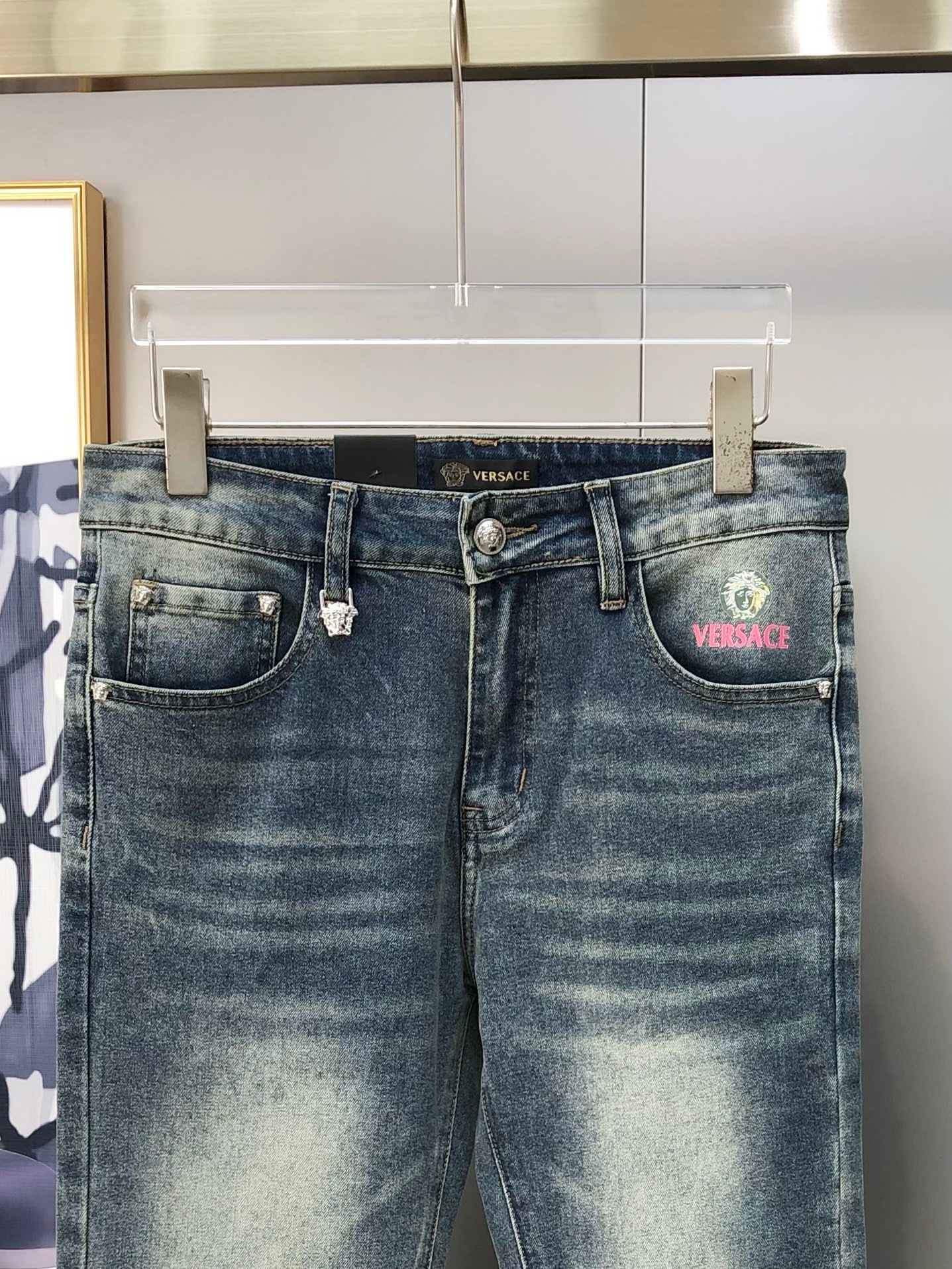 “High-End Custom P600 Versace Shorts for Summer 2025: One-Size-Fits-All Luxury” - 图片 4