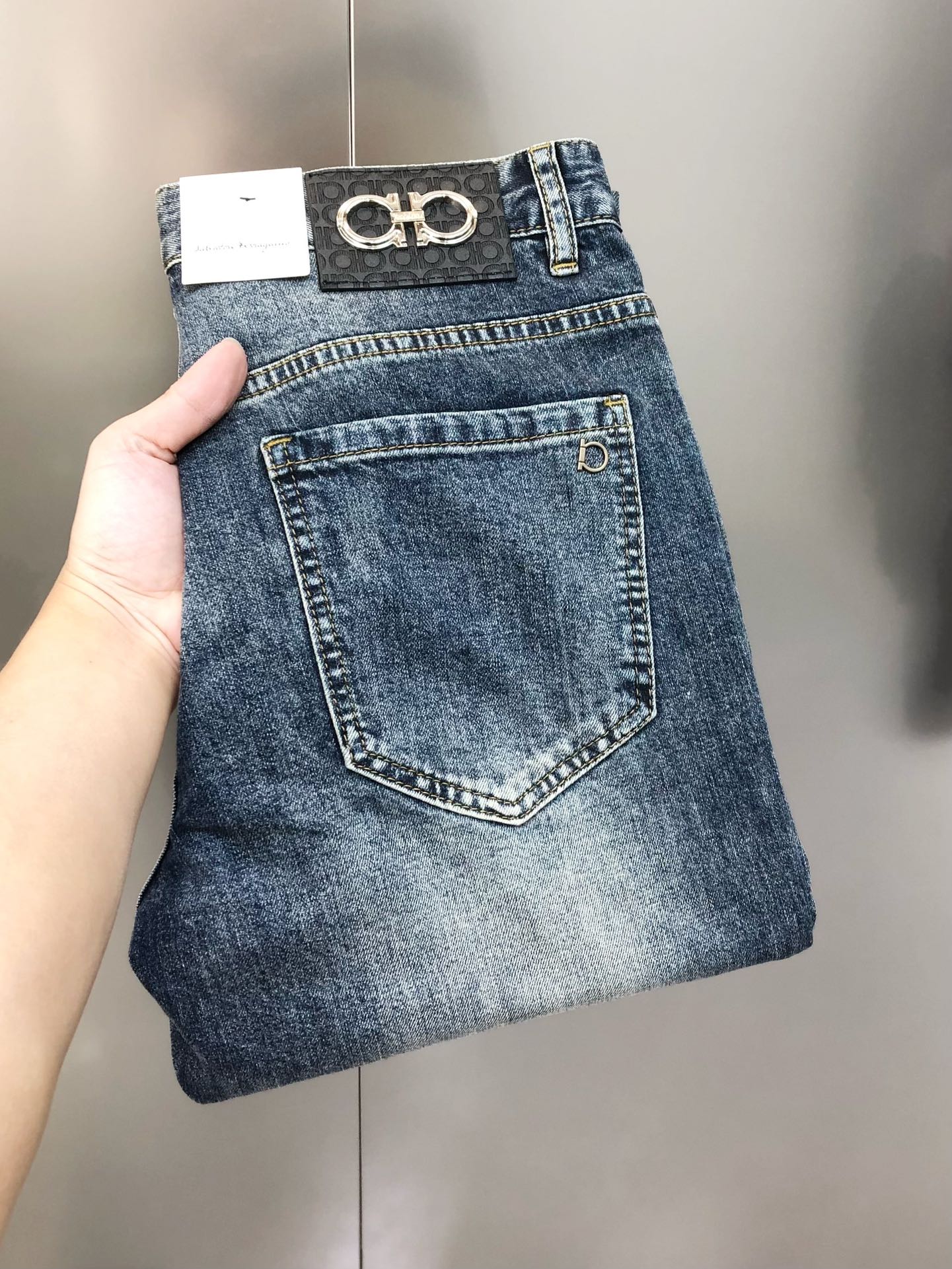 “High-End Custom Jeans with Danning Water Washed Pure Cotton Fabrics: 2025 Fashion Trends” - 图片 1