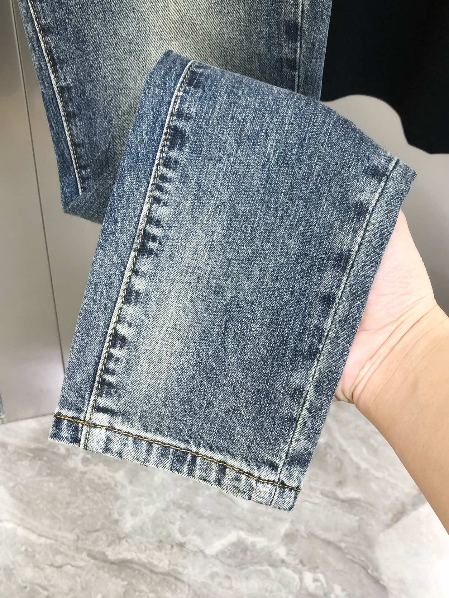 “High-End Custom Jeans with Danning Water Washed Pure Cotton Fabrics: 2025 Fashion Trends” - 图片 9