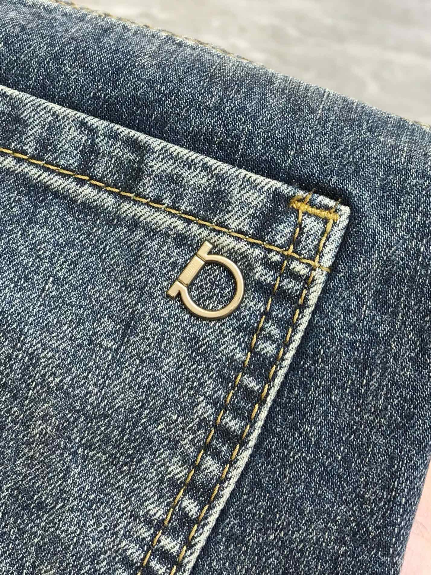 “High-End Custom Jeans with Danning Water Washed Pure Cotton Fabrics: 2025 Fashion Trends” - 图片 8