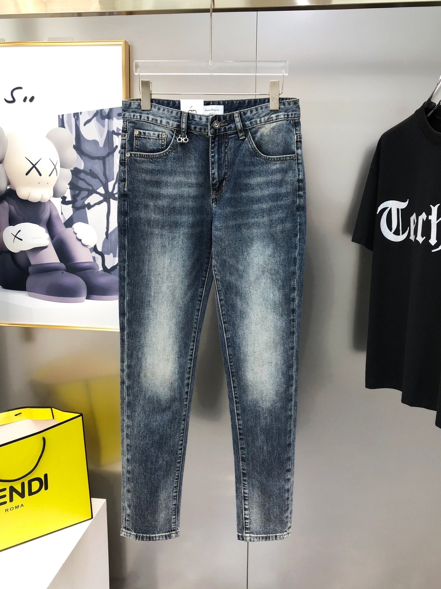 “High-End Custom Jeans with Danning Water Washed Pure Cotton Fabrics: 2025 Fashion Trends” - 图片 2