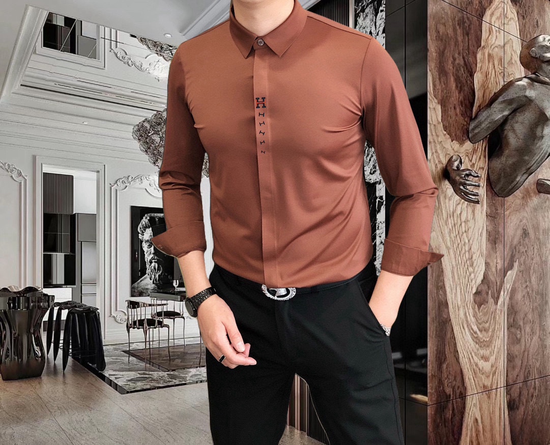 “Men’s Long-Sleeve Shirt: H*rmes Eimas 2025 Print Logo Design in Caramel and Thong Fabric” - 图片 4