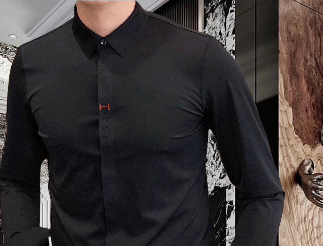 “Men’s Long-Sleeve Shirt: H*rmes Eimas 2025 Print Logo Design in Caramel and Thong Fabric” - 图片 9