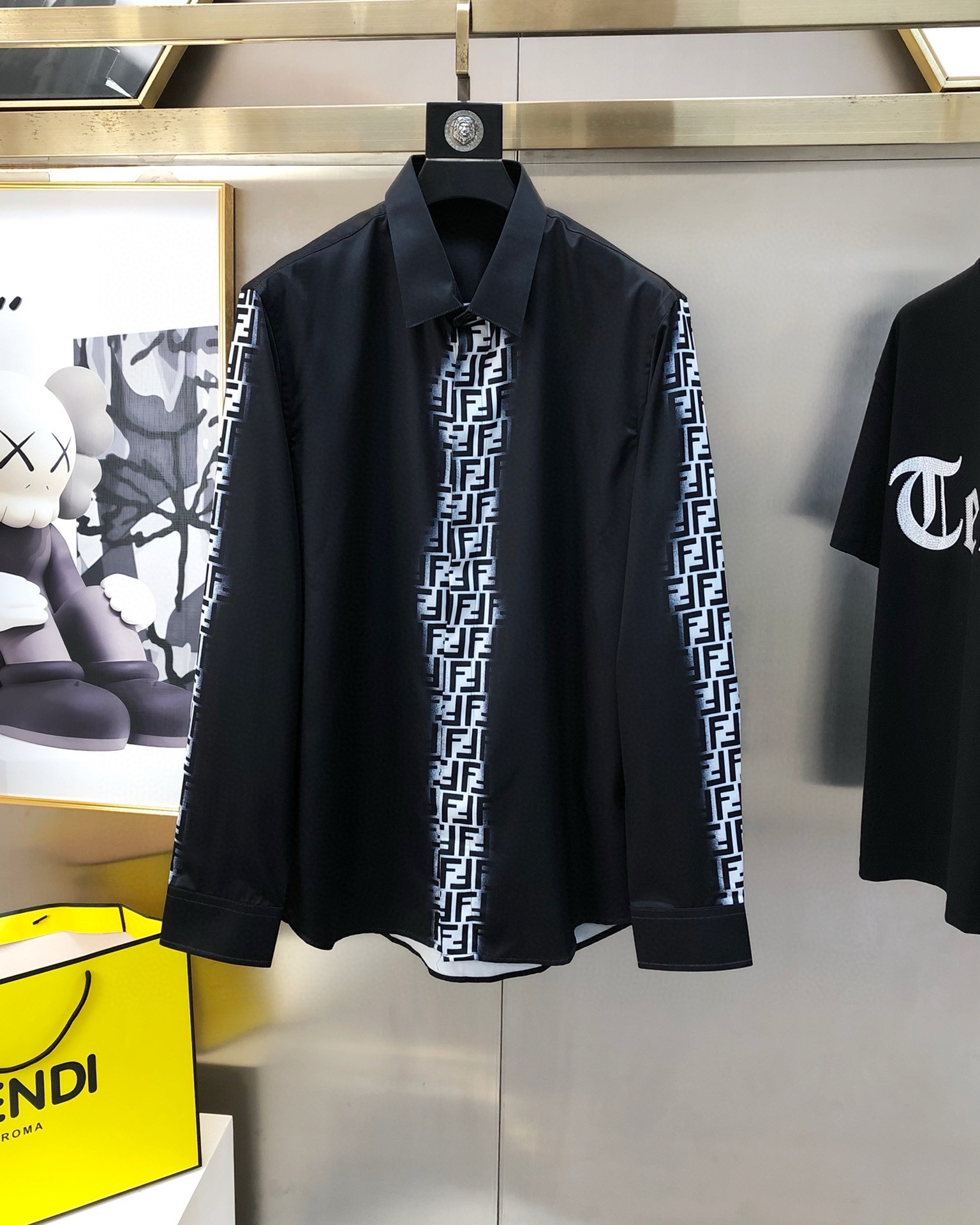 “High-Fashion Men’s Long-Sleeved Shirts with Customizable Cotton Fabrics and Unique Design Features”