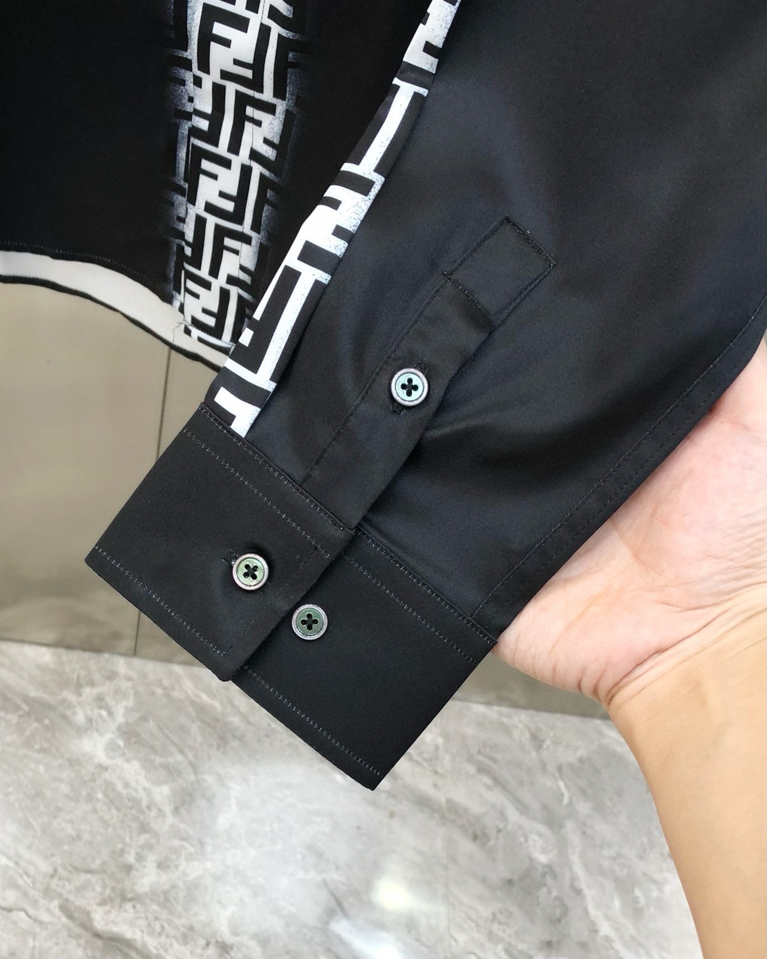 “High-Fashion Men’s Long-Sleeved Shirts with Customizable Cotton Fabrics and Unique Design Features” - 图片 5