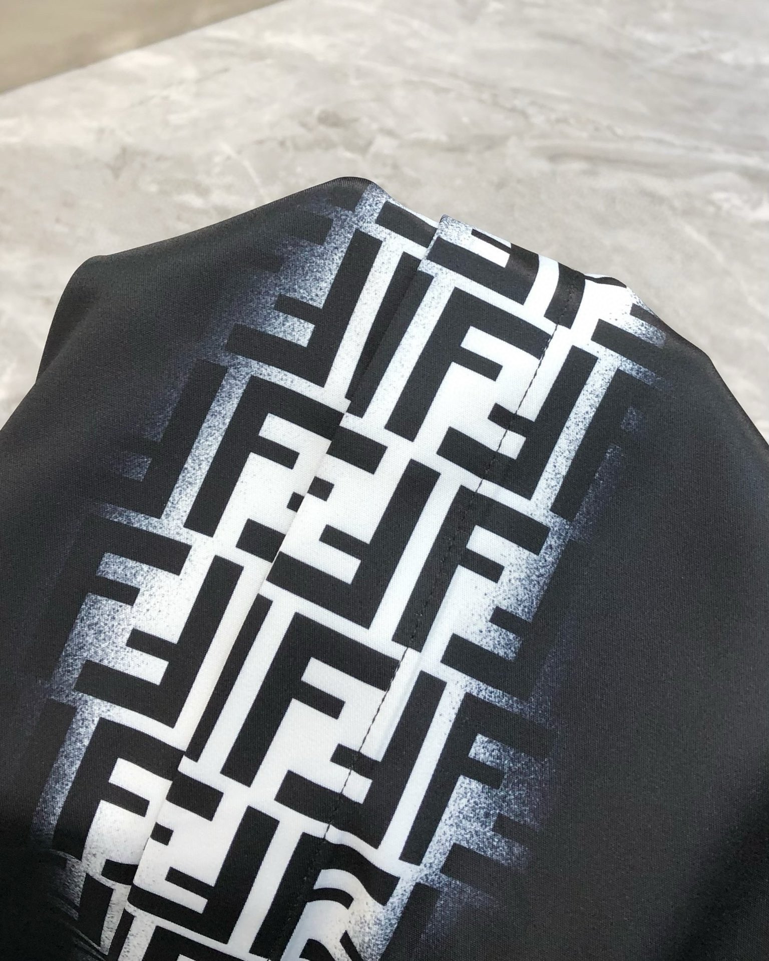 “High-Fashion Men’s Long-Sleeved Shirts with Customizable Cotton Fabrics and Unique Design Features” - 图片 4