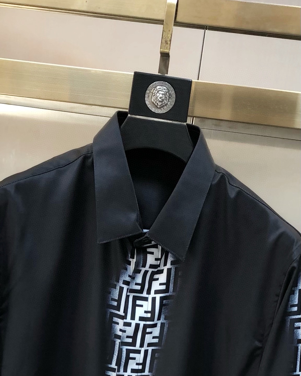 “High-Fashion Men’s Long-Sleeved Shirts with Customizable Cotton Fabrics and Unique Design Features” - 图片 3