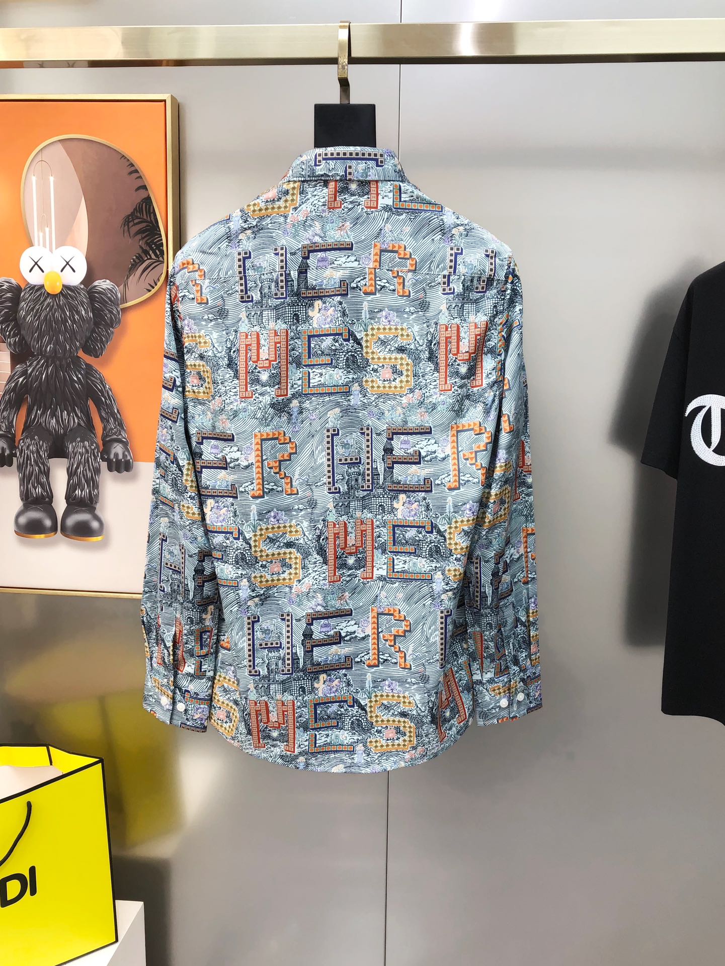 2025 Eimas H*rmes long-sleeve shirt with high-quality design, soft cotton fabric, and stylish details. Sizes S-2XL. - 图片 2